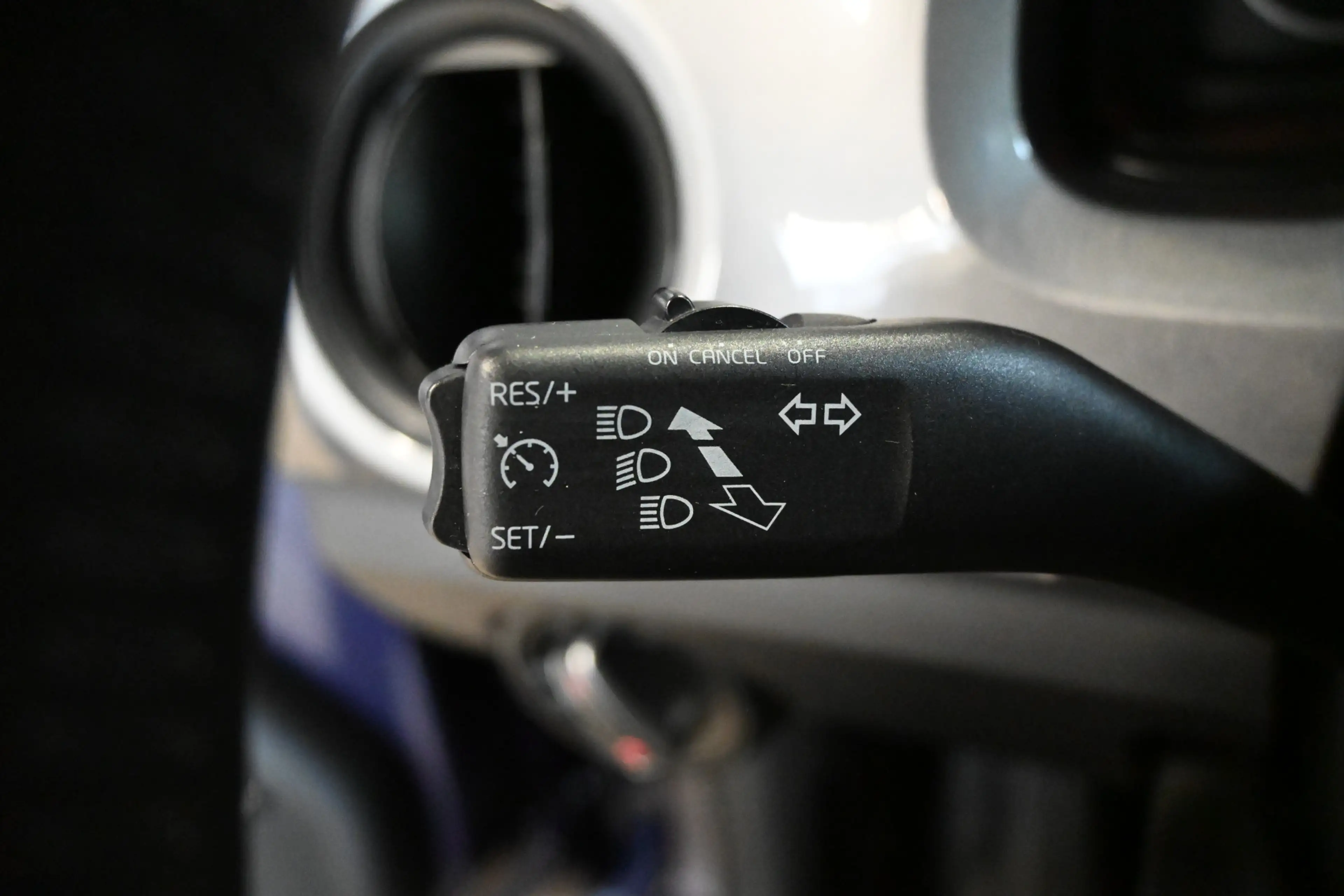SEAT Mii 1.0 60pk Sport Connect | Seat sound | Cruise contr — photo 24
