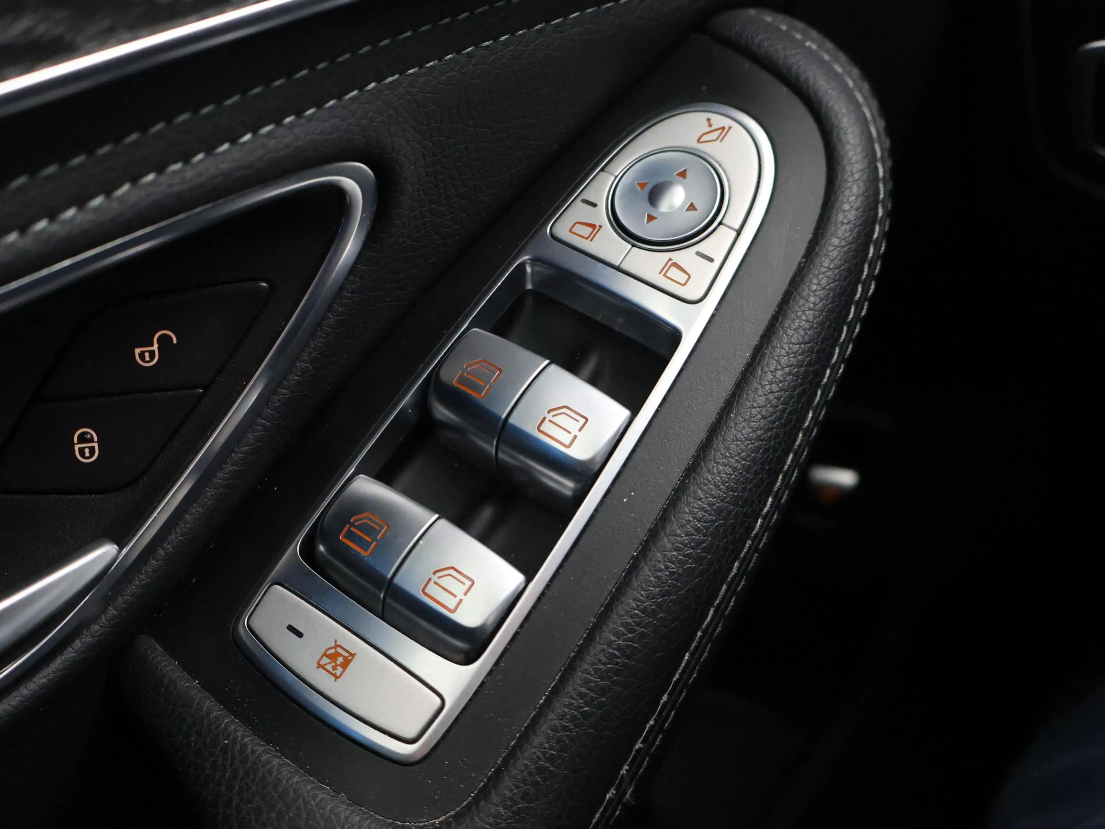 Mercedes-Benz C 350 Estate 350e PLUG-IN + BURMESTER | 360 CAMERA | SFE — photo 27