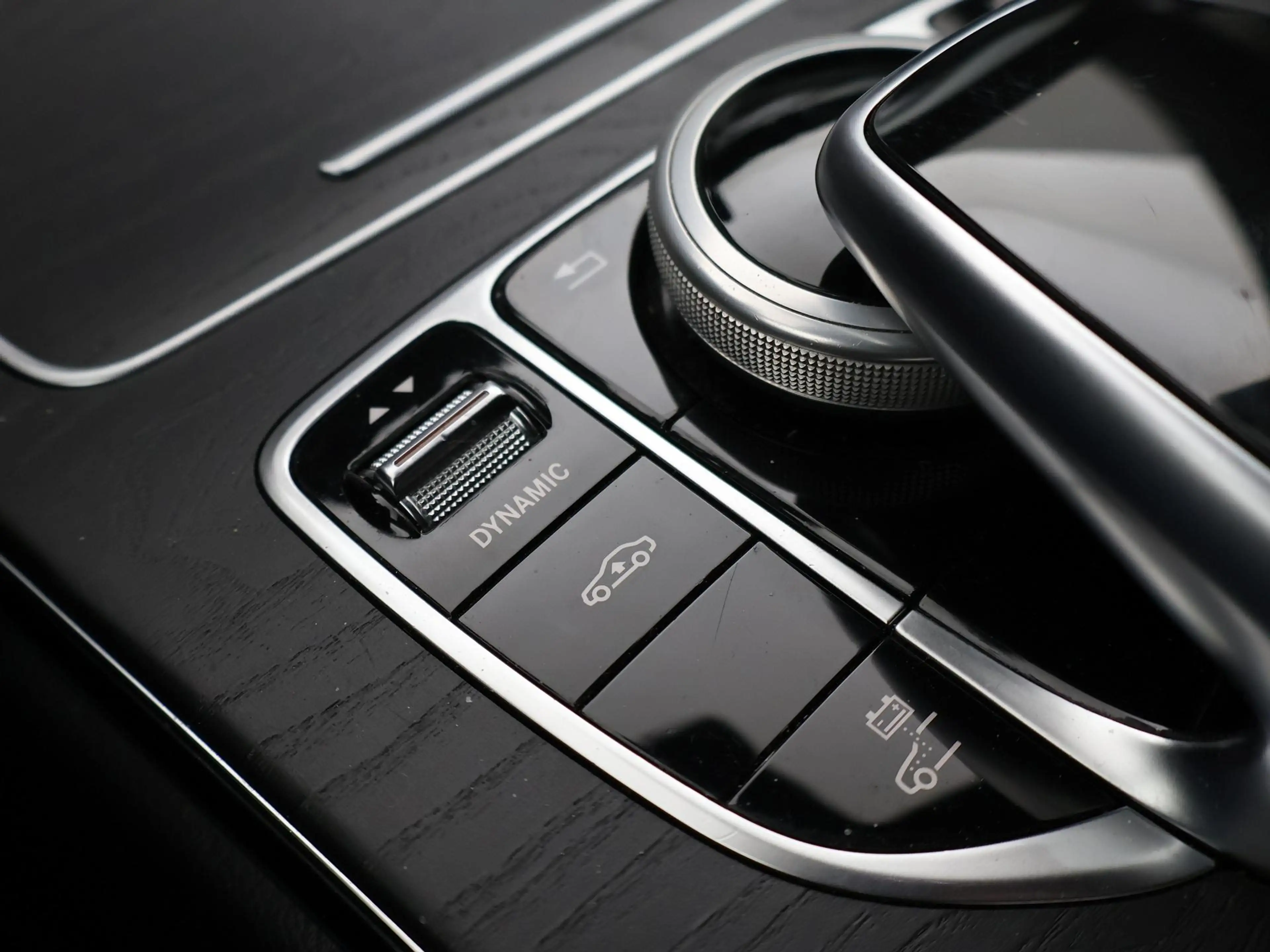 Mercedes-Benz C 350 Estate 350e PLUG-IN + BURMESTER | 360 CAMERA | SFE — photo 29