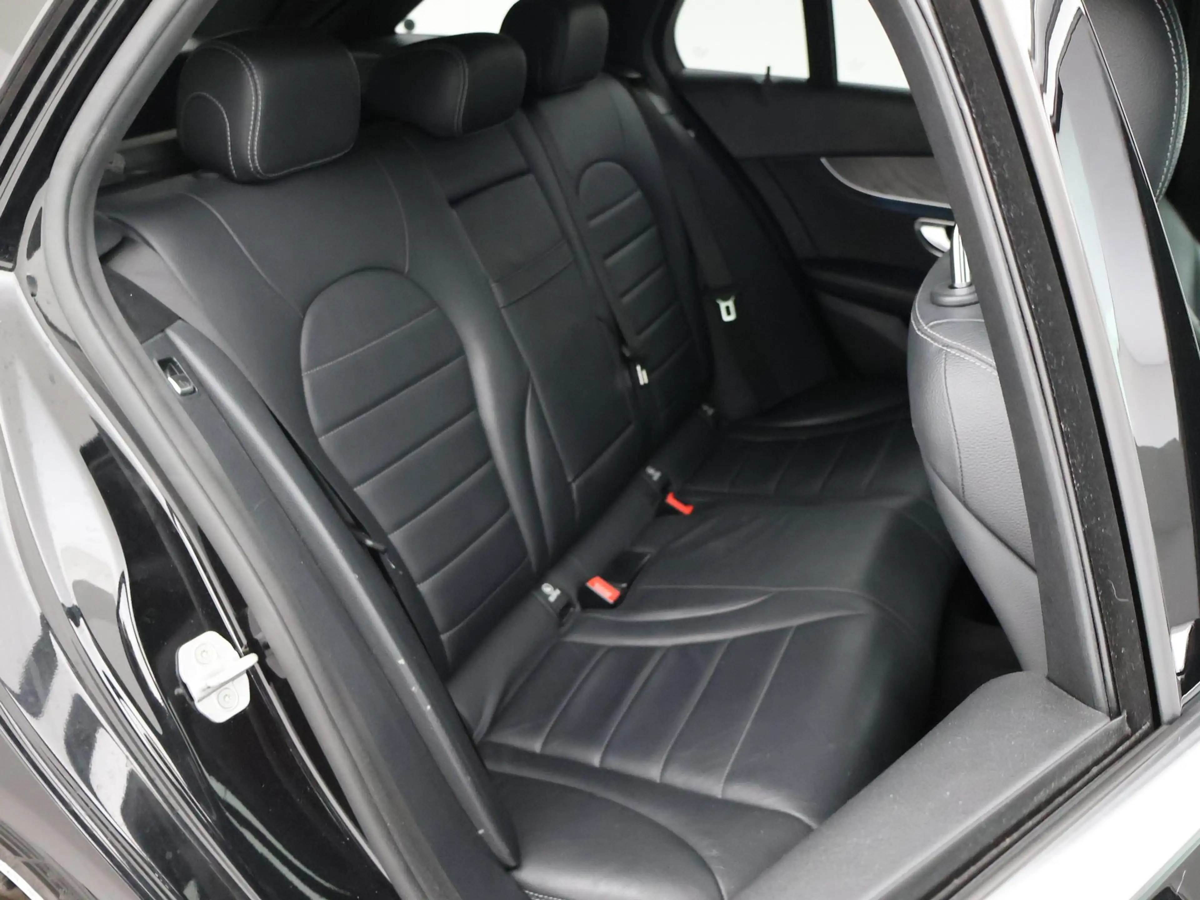 Mercedes-Benz C 350 Estate 350e PLUG-IN + BURMESTER | 360 CAMERA | SFE — photo 32