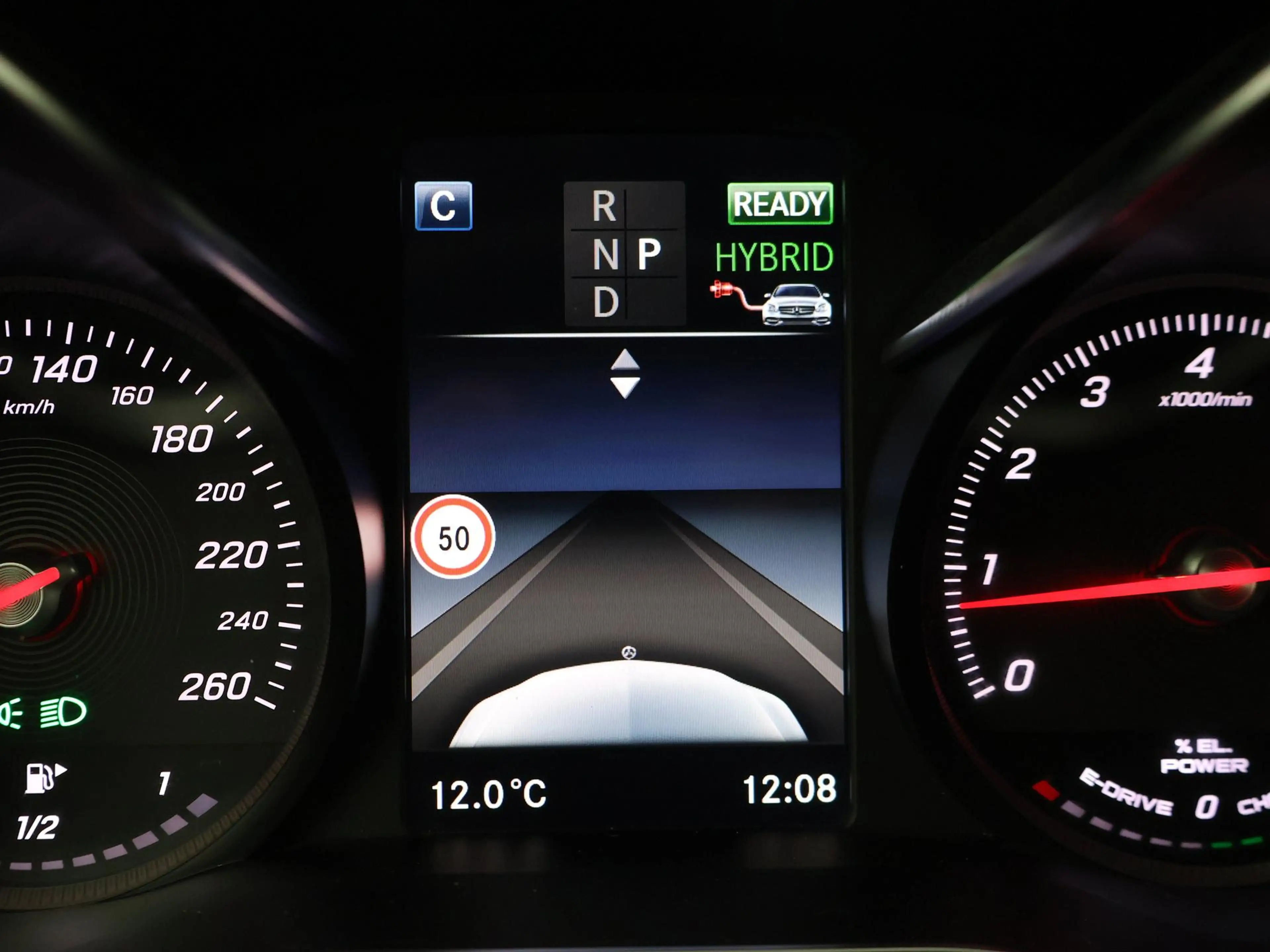 Mercedes-Benz C 350 Estate 350e PLUG-IN + BURMESTER | 360 CAMERA | SFE — photo 39