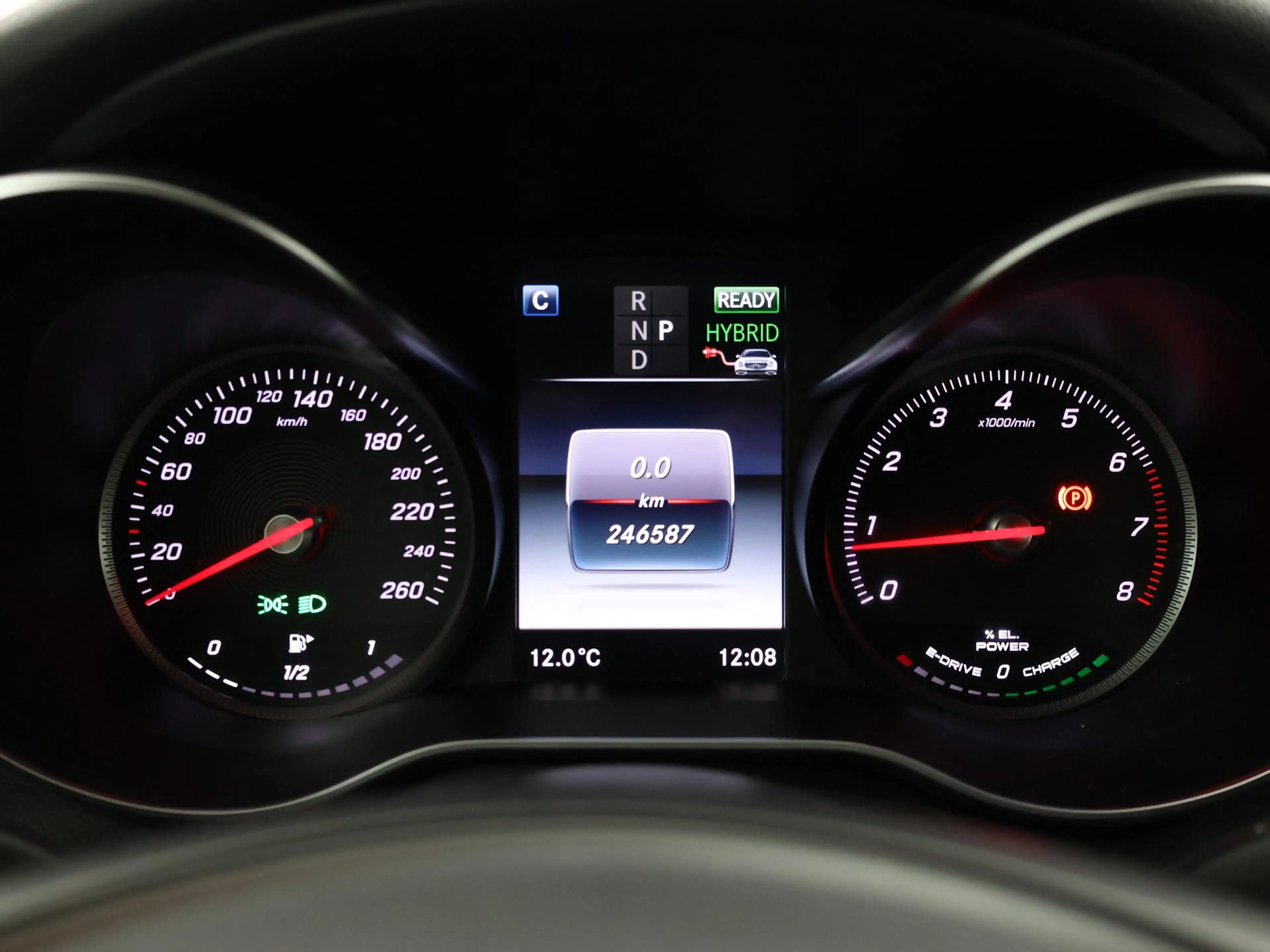 Mercedes-Benz C 350 Estate 350e PLUG-IN + BURMESTER | 360 CAMERA | SFE — photo 37