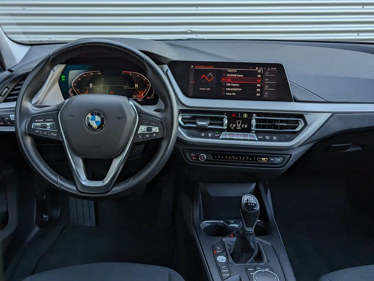 BMW 118 1-serie 118i Executive Edition |Navi|Cruise|Led| Zwart - 2