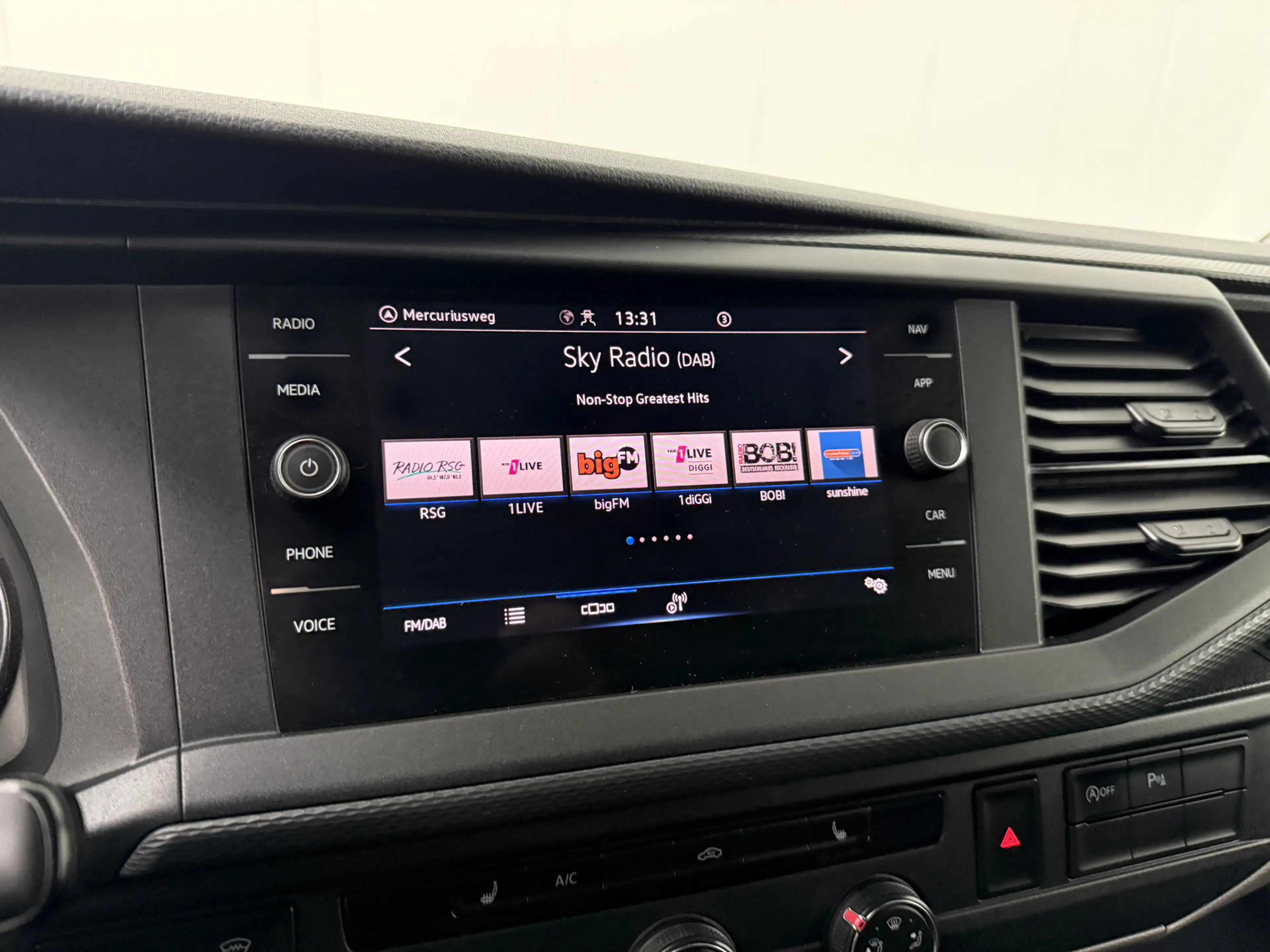 Volkswagen T6.1 Transporter 2.0TDi 150PK DSG Automaat | Exclusive Leder | Kast — photo 18