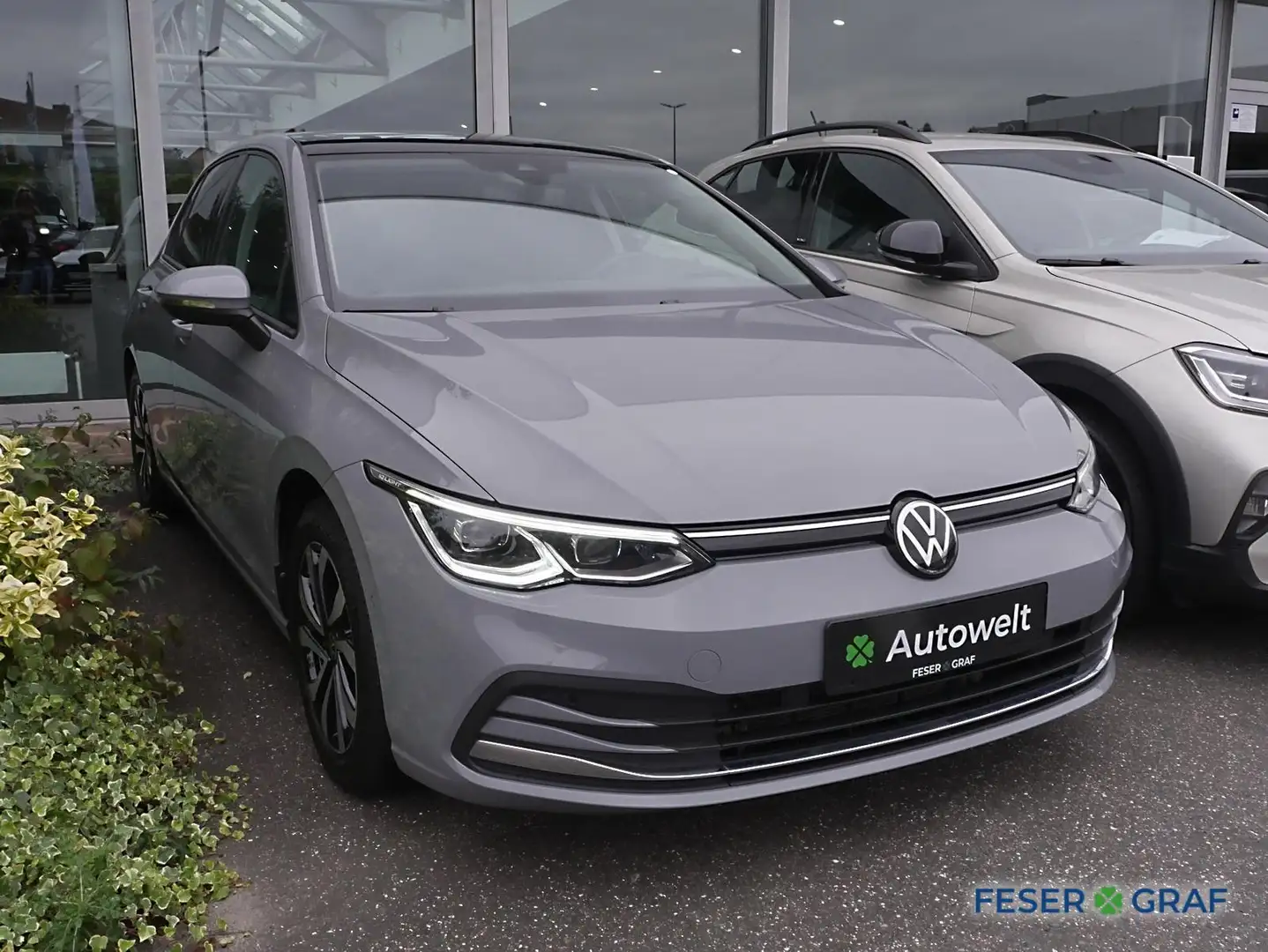 Volkswagen Golf Life ACTIVE 2.0 TDI DSG, PANO, RFK, NAVI Grau - 2