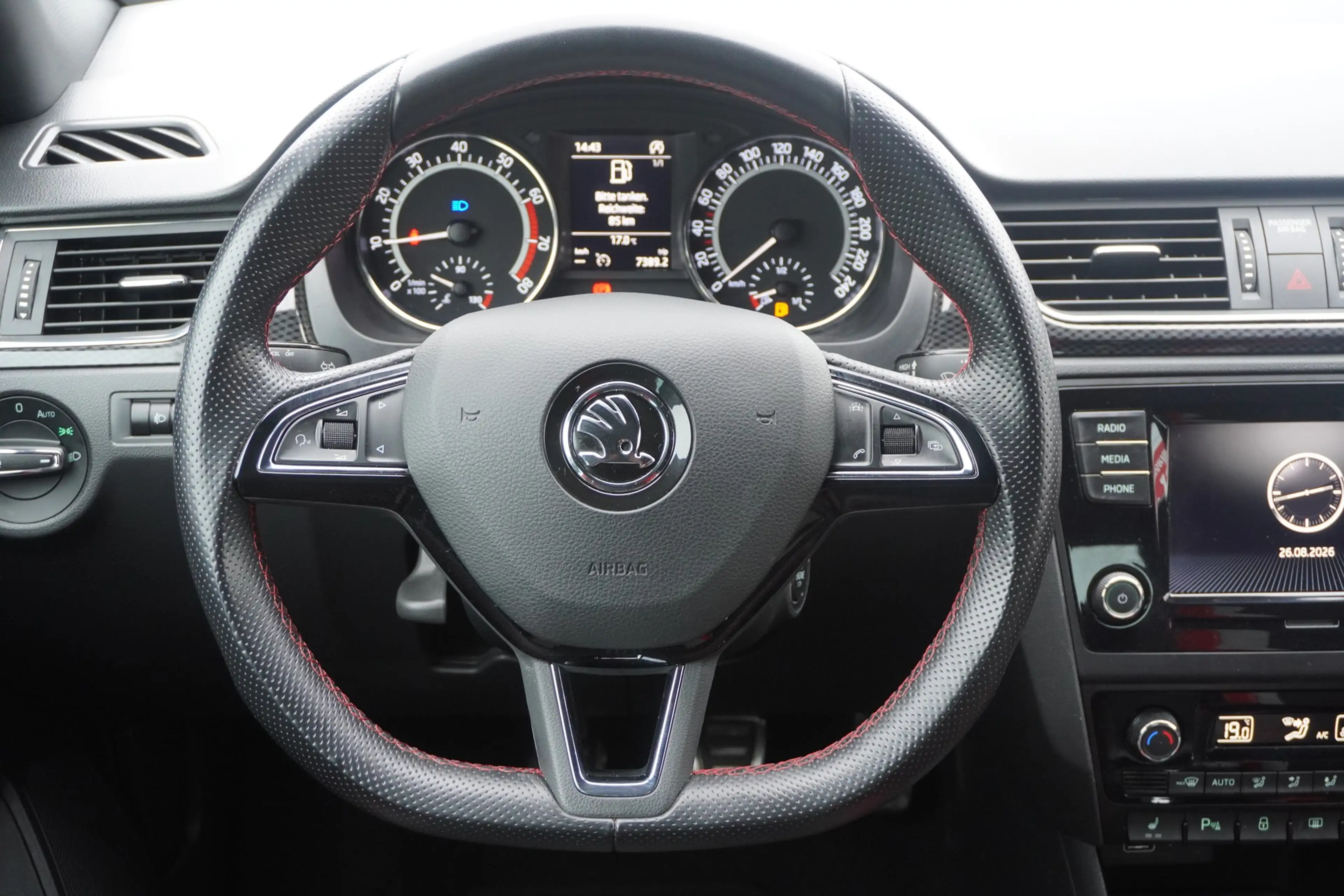 Skoda Rapid/Spaceback Rapid 1.0 Monte Carlo Bi-Xenon SmartLink Keyless — photo 11