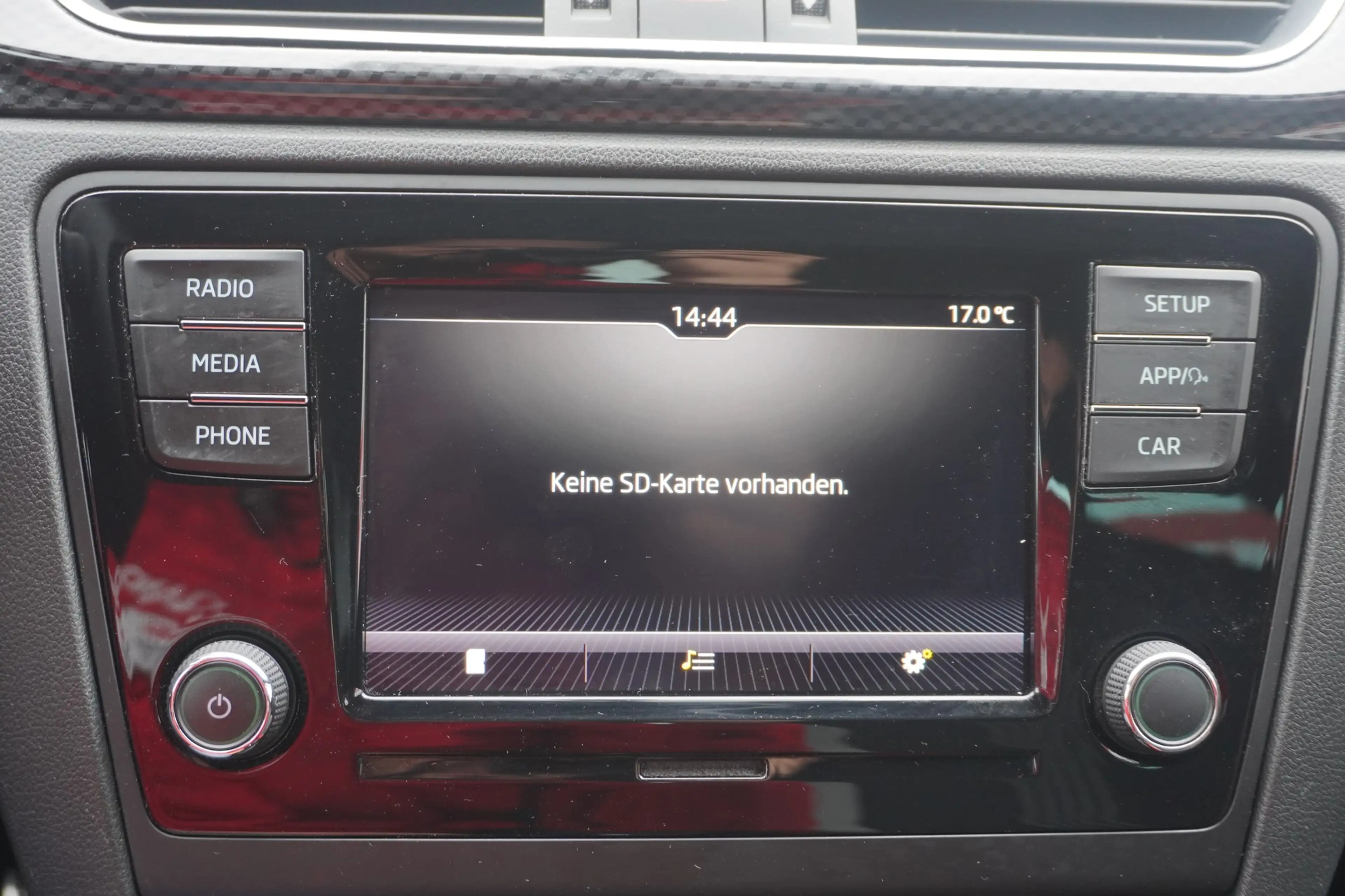 Skoda Rapid/Spaceback Rapid 1.0 Monte Carlo Bi-Xenon SmartLink Keyless — photo 14