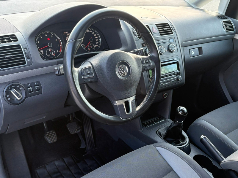 Volkswagen Touran 1.4 TSI Life / Parklenkassistent / 16" LM — photo 13