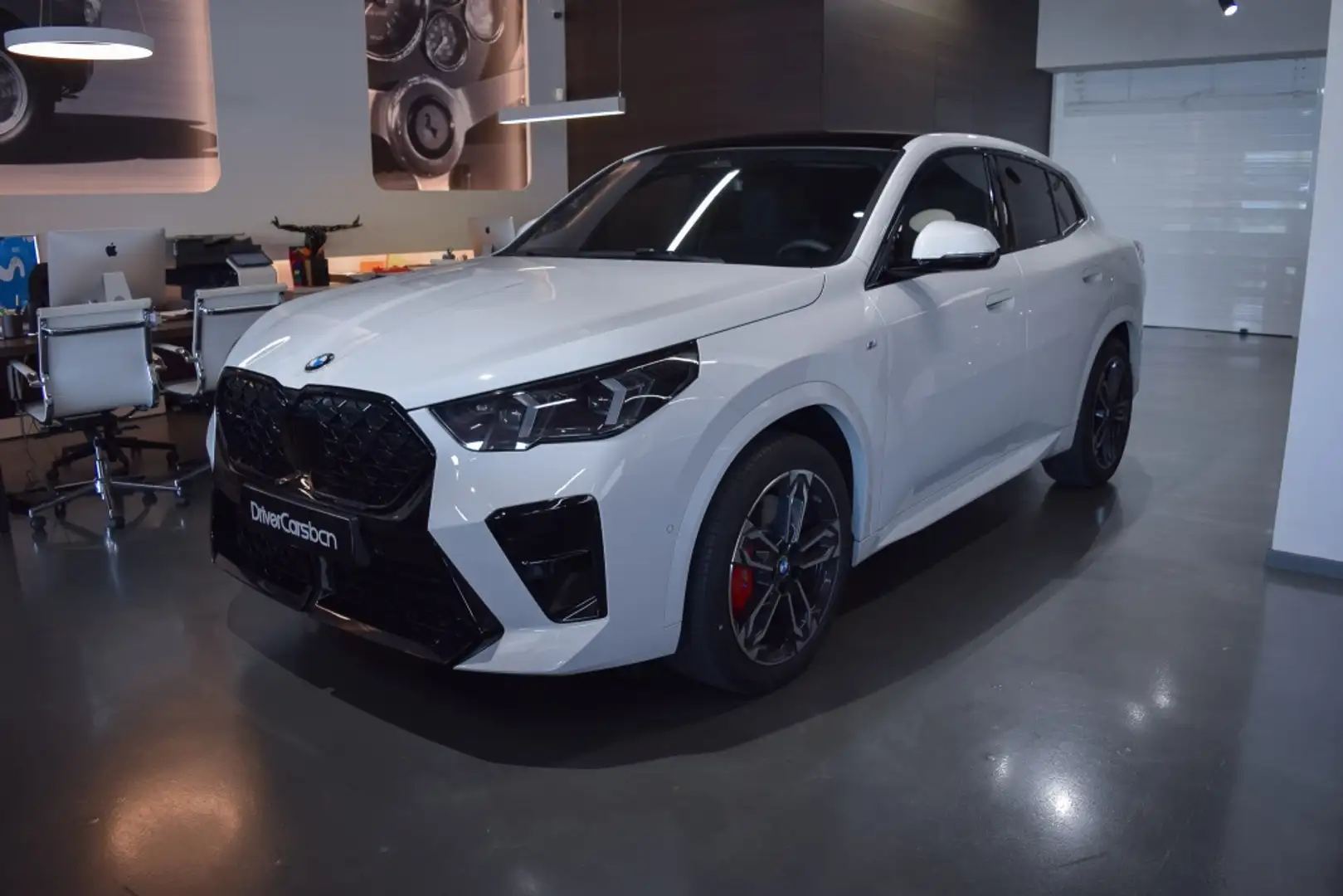 BMW X2 sDrive 18dA M Sport Pro Blanc - 2