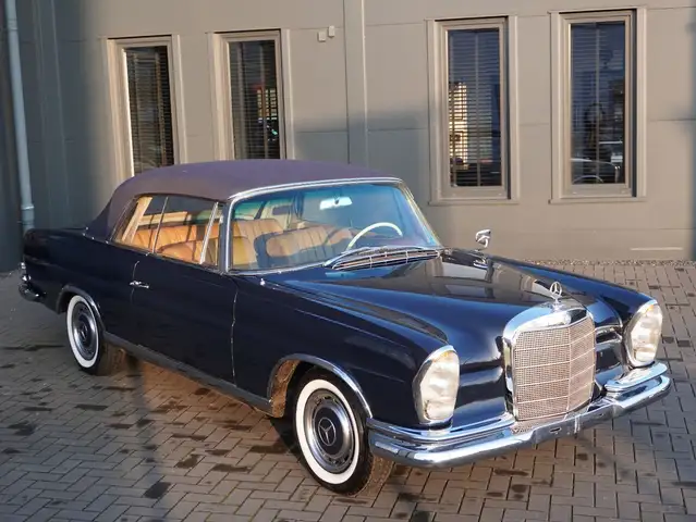 Mercedes-Benz 220 SE Cabriolet W 111