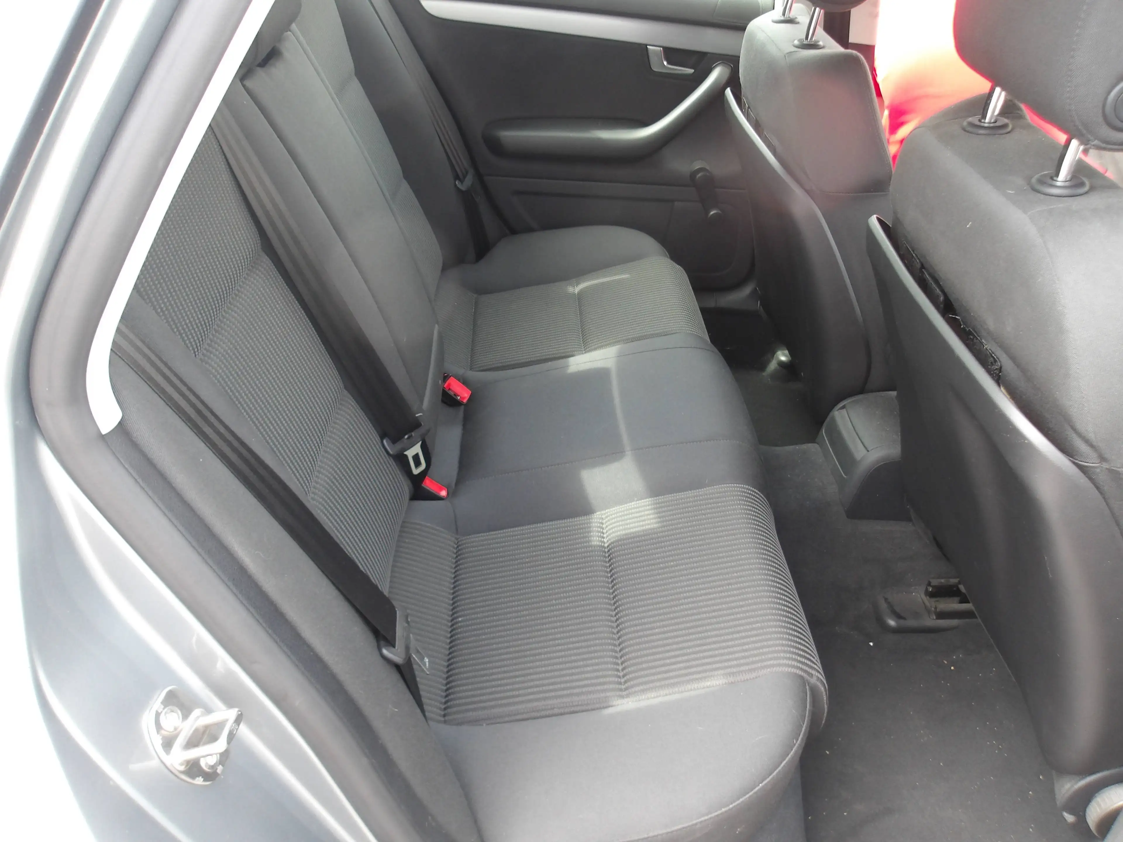 Audi A4 A4 2.0  1.Hand  TÜV bis 06-2028 — photo 13