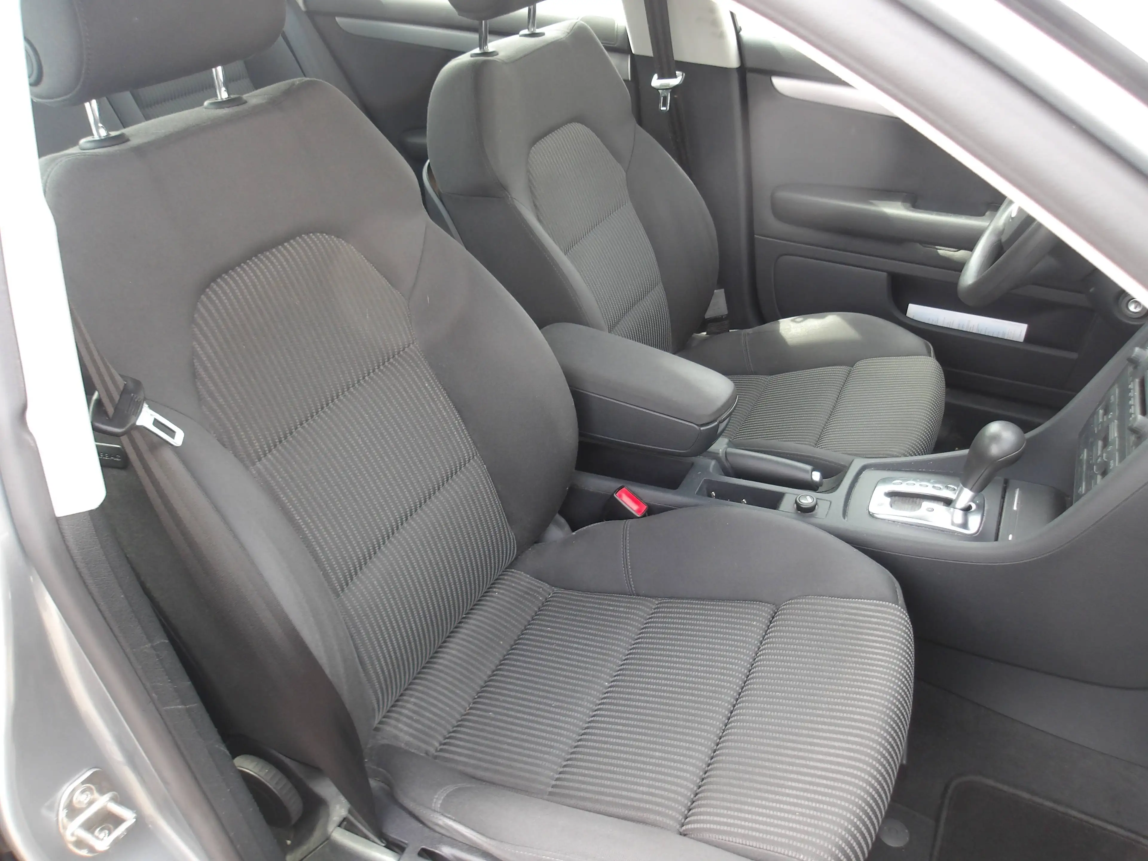 Audi A4 A4 2.0  1.Hand  TÜV bis 06-2028 — photo 12
