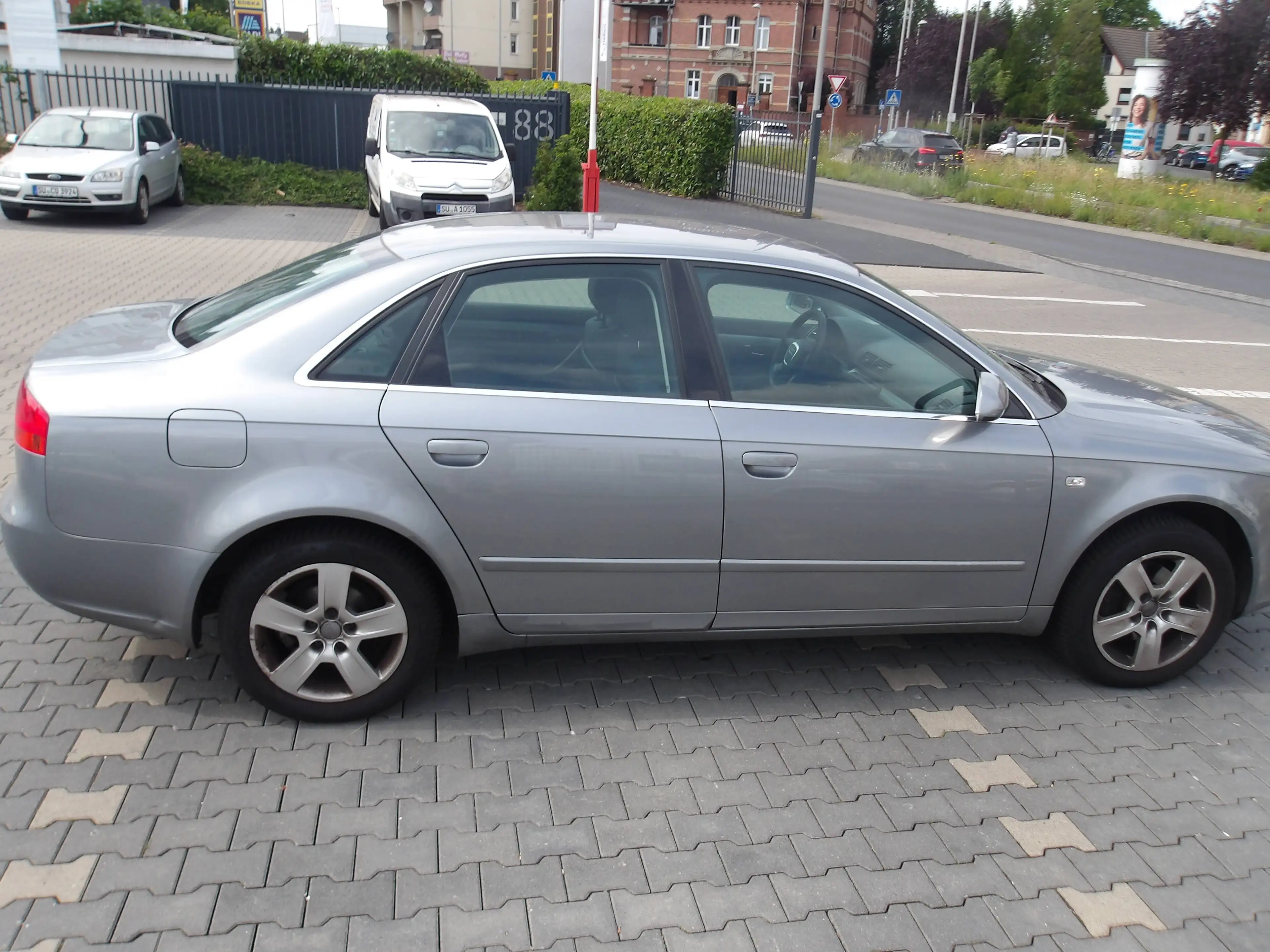Audi A4 A4 2.0  1.Hand  TÜV bis 06-2028 — photo 10