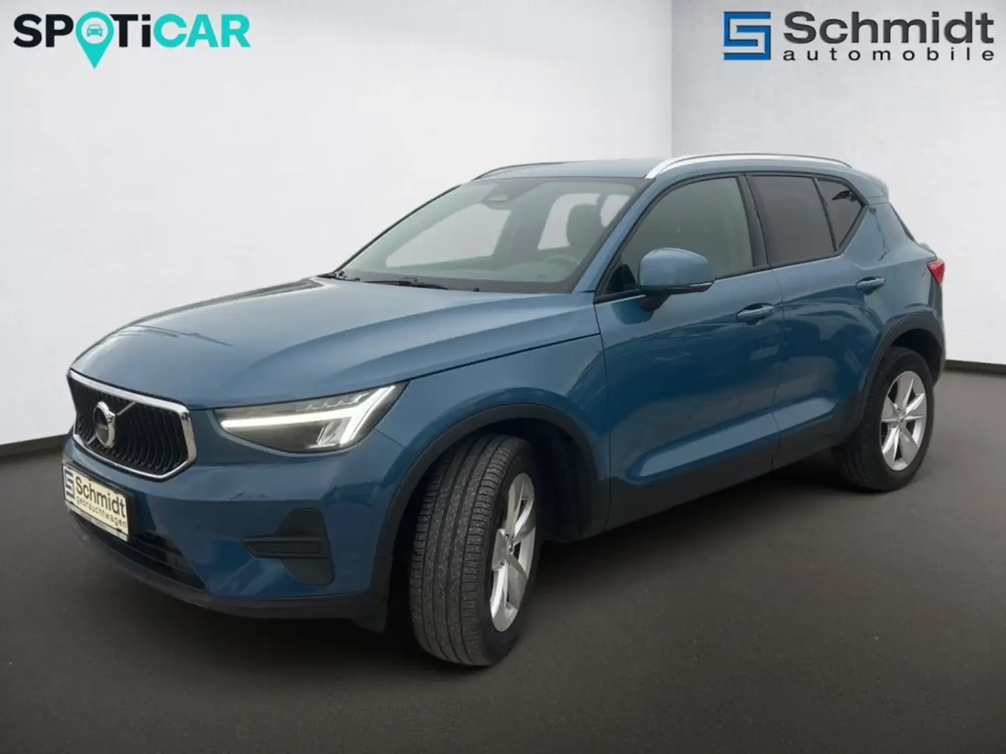 Volvo XC40 Core, B3 Mild Hybrid, Benzin Blau - 2