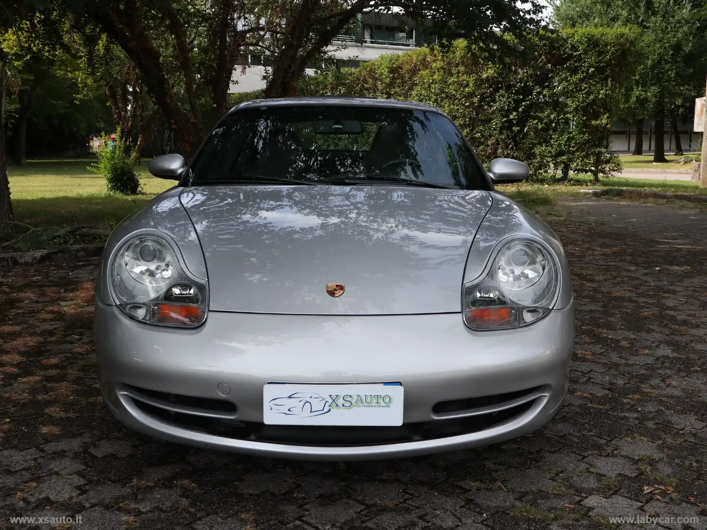 Porsche 911 Carrera 4 Coupé Argento - 2