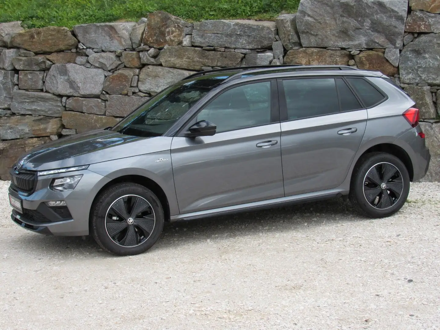 Skoda Kamiq 1.5 TSI ACT Monte Carlo AHK Gris - 2