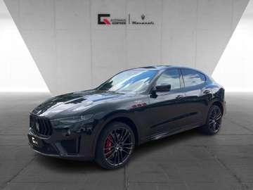 Trofeo MY23 V8 581 HP Pano 22'' Bowers& Wikens