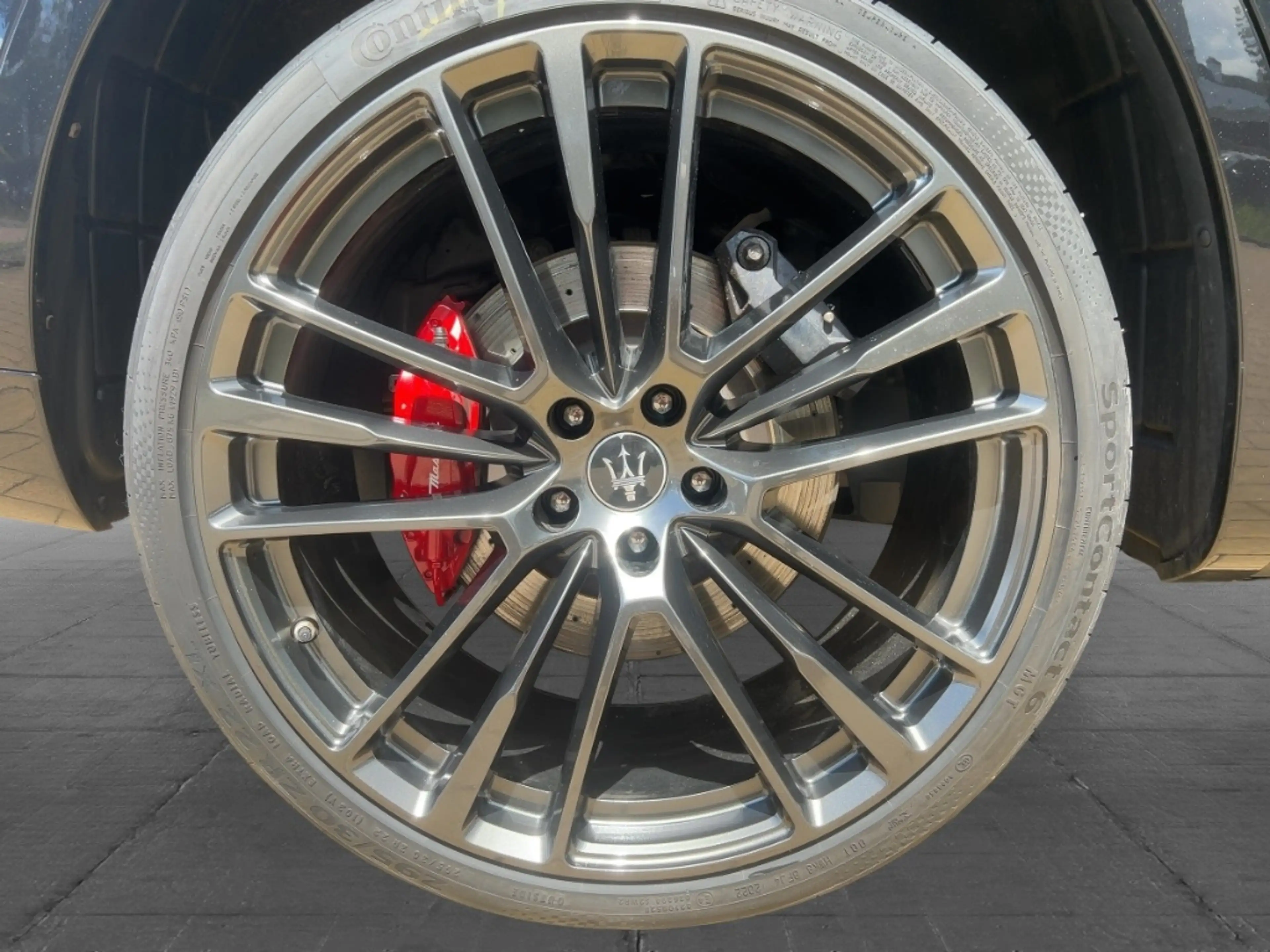 Maserati Levante Trofeo MY23 V8 581 HP Pano 22'' Bowers& Wikens — photo 6