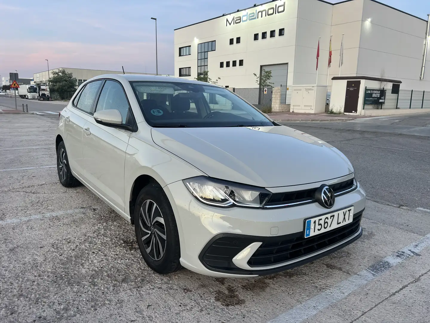 Volkswagen Polo 1.0 TSI Life 70kW Gris - 2