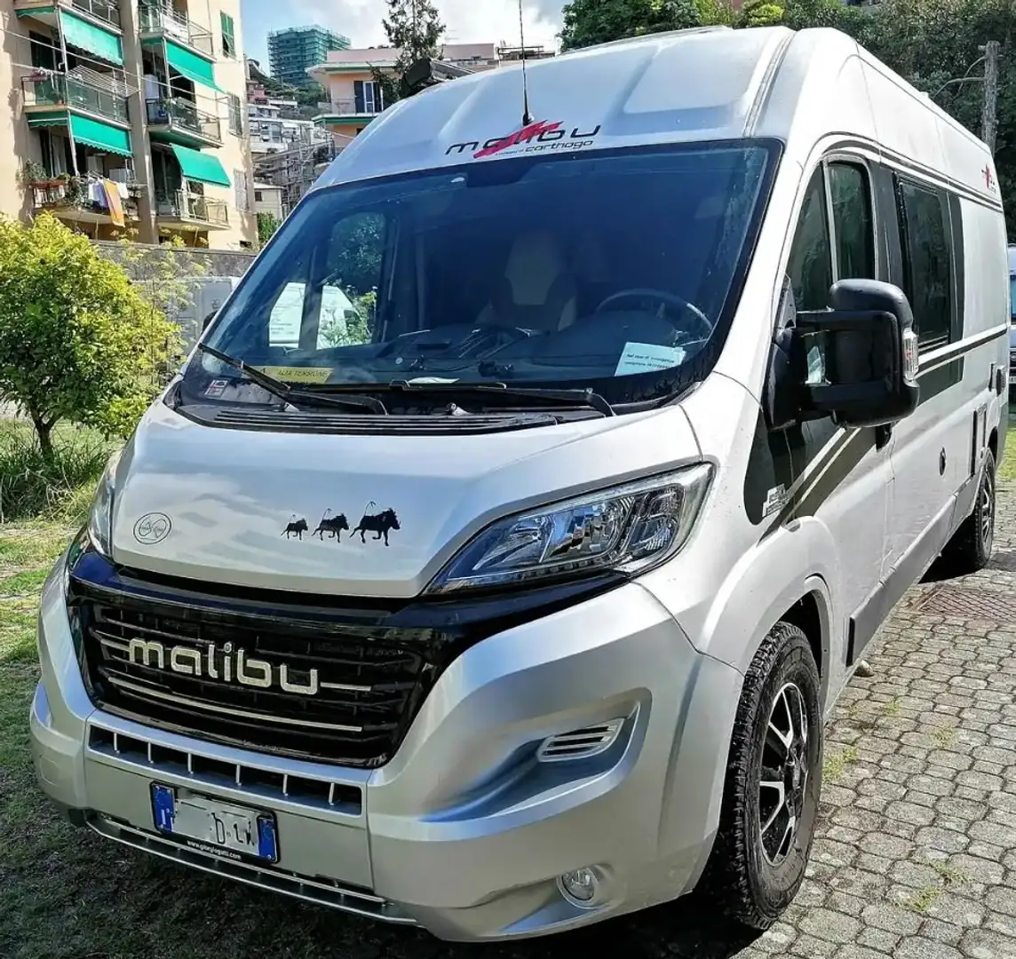 Caravans-Wohnm Carthago Malibù Van 600 DB LOW Argent - 1