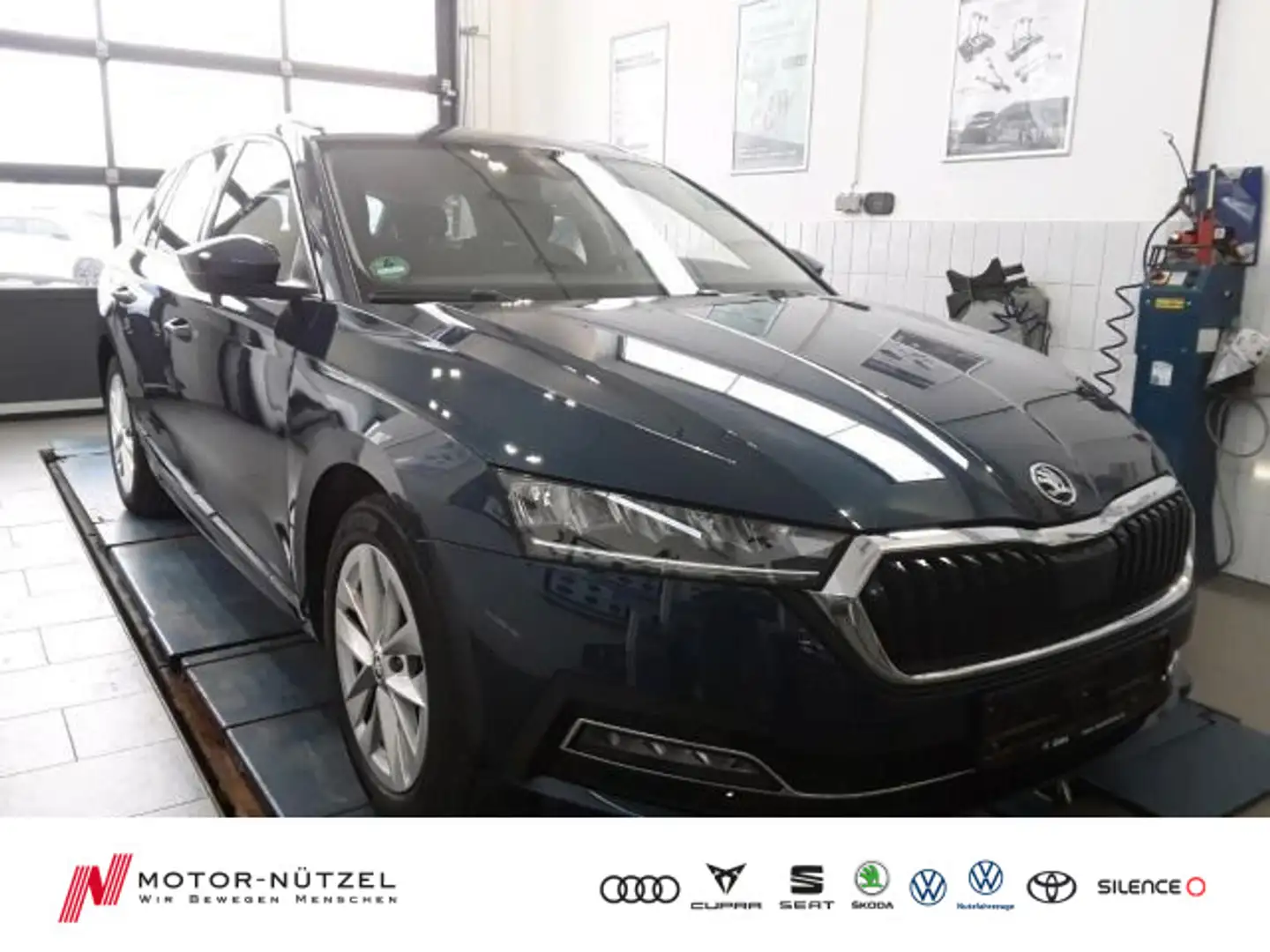 Skoda Octavia Combi 1.5 TSI STYLE LED+NAVI+AHK+GRA+HuD Blau - 1