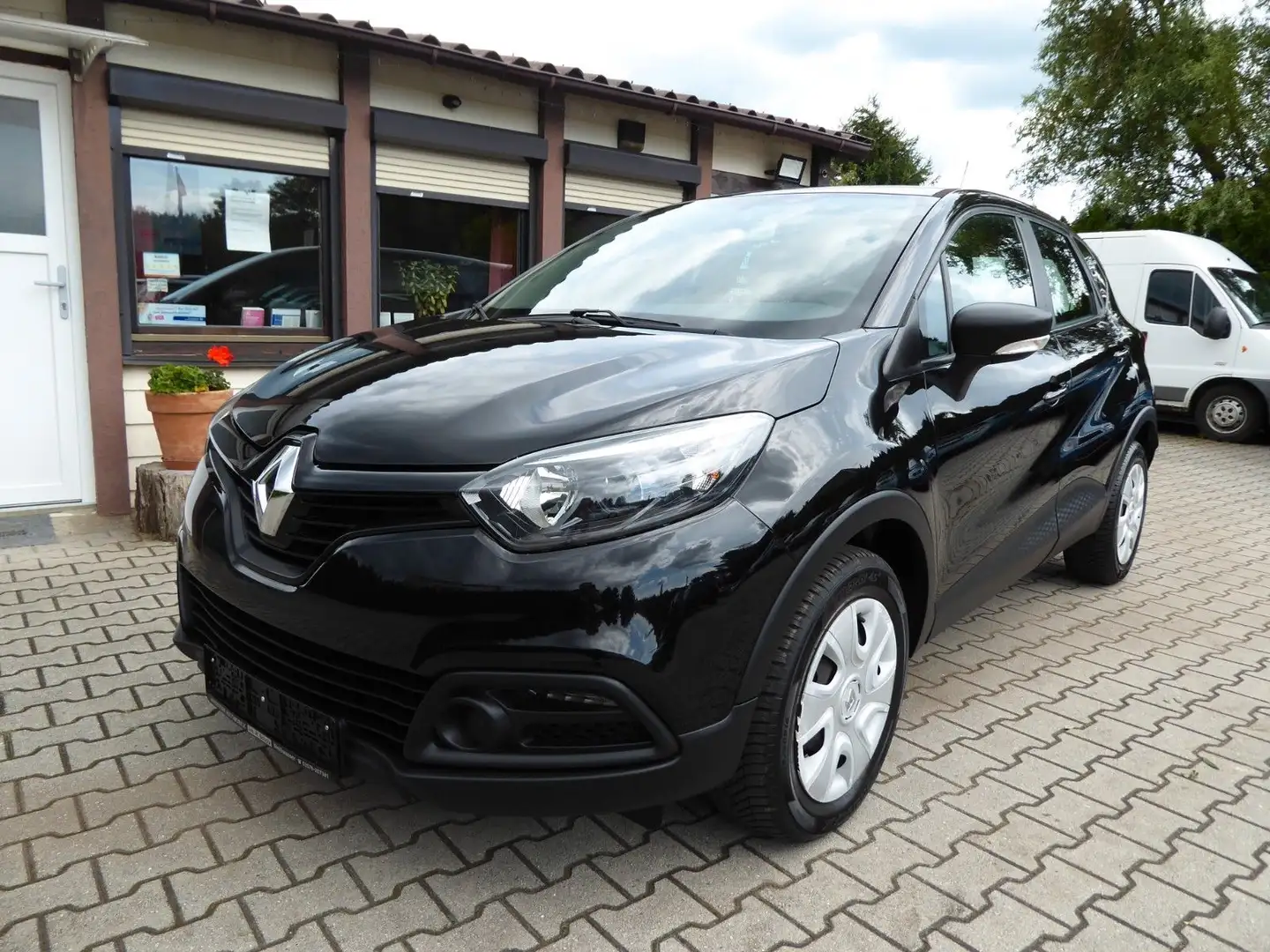 Renault Captur Life Klima/HU+AU neu Schwarz - 1