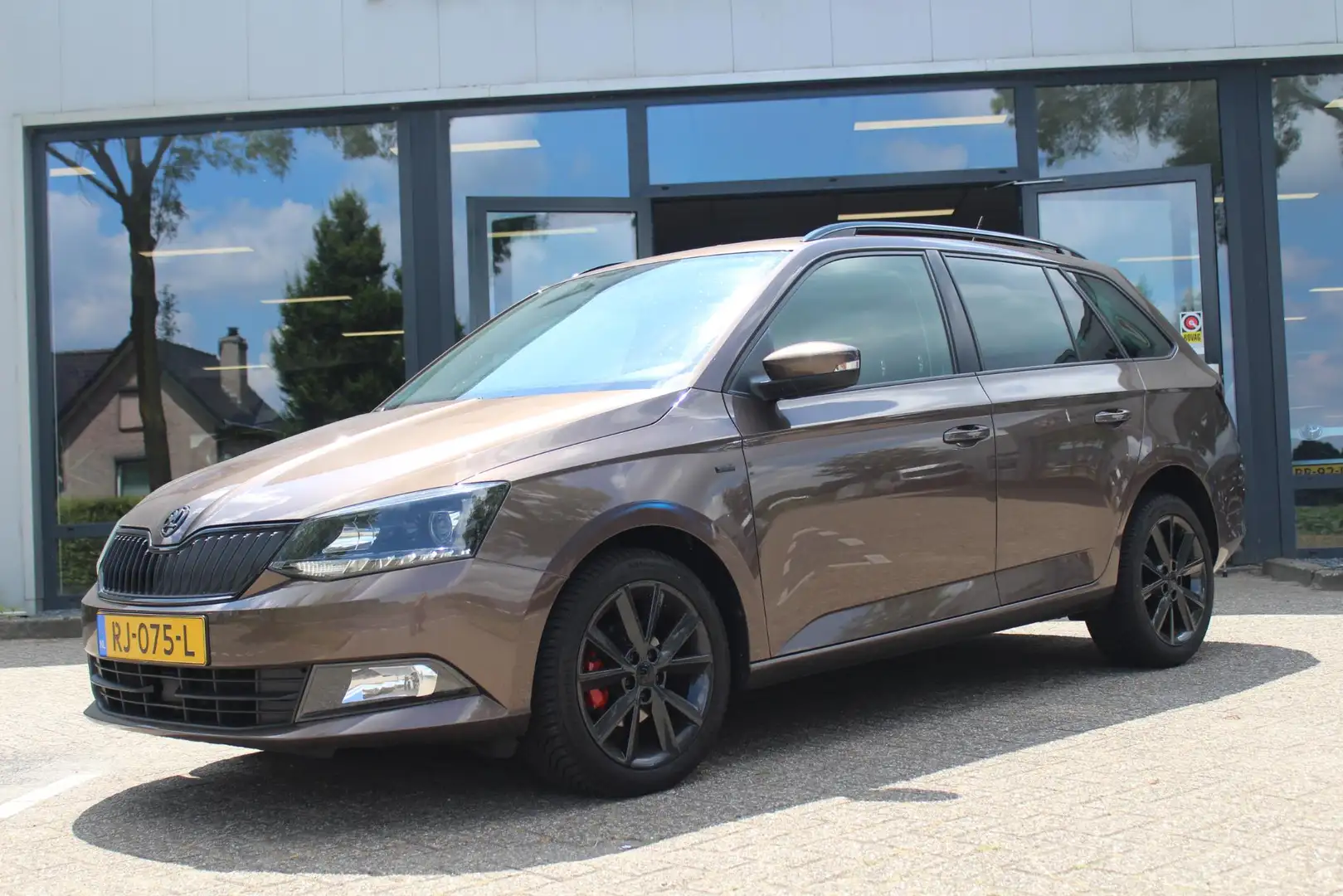 Skoda Fabia Combi 1.0 TSI Drive Brun - 2