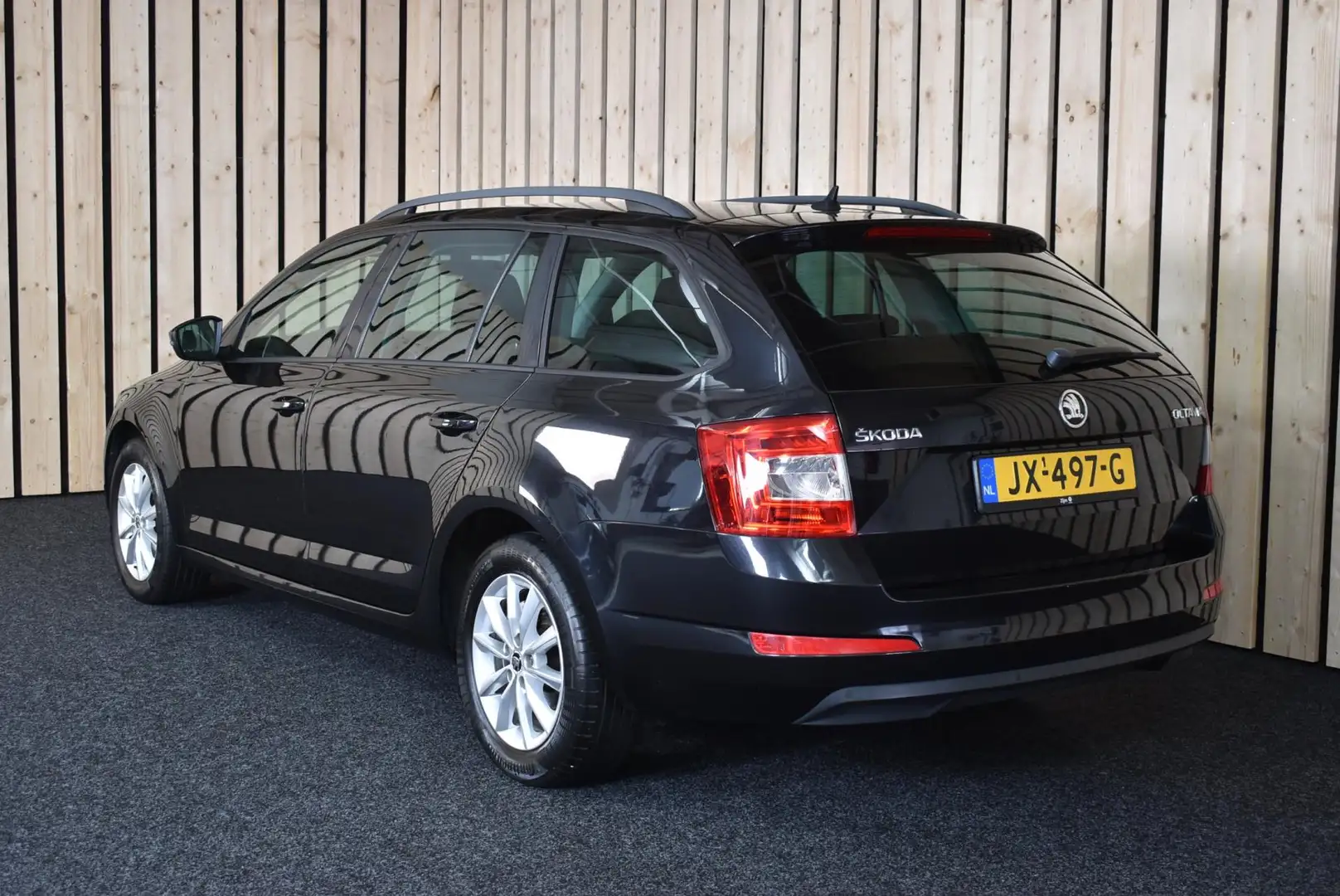 Skoda Octavia 1.0 TSI Greent. Amb. Business Navi Clima Cruise PD Zwart - 2