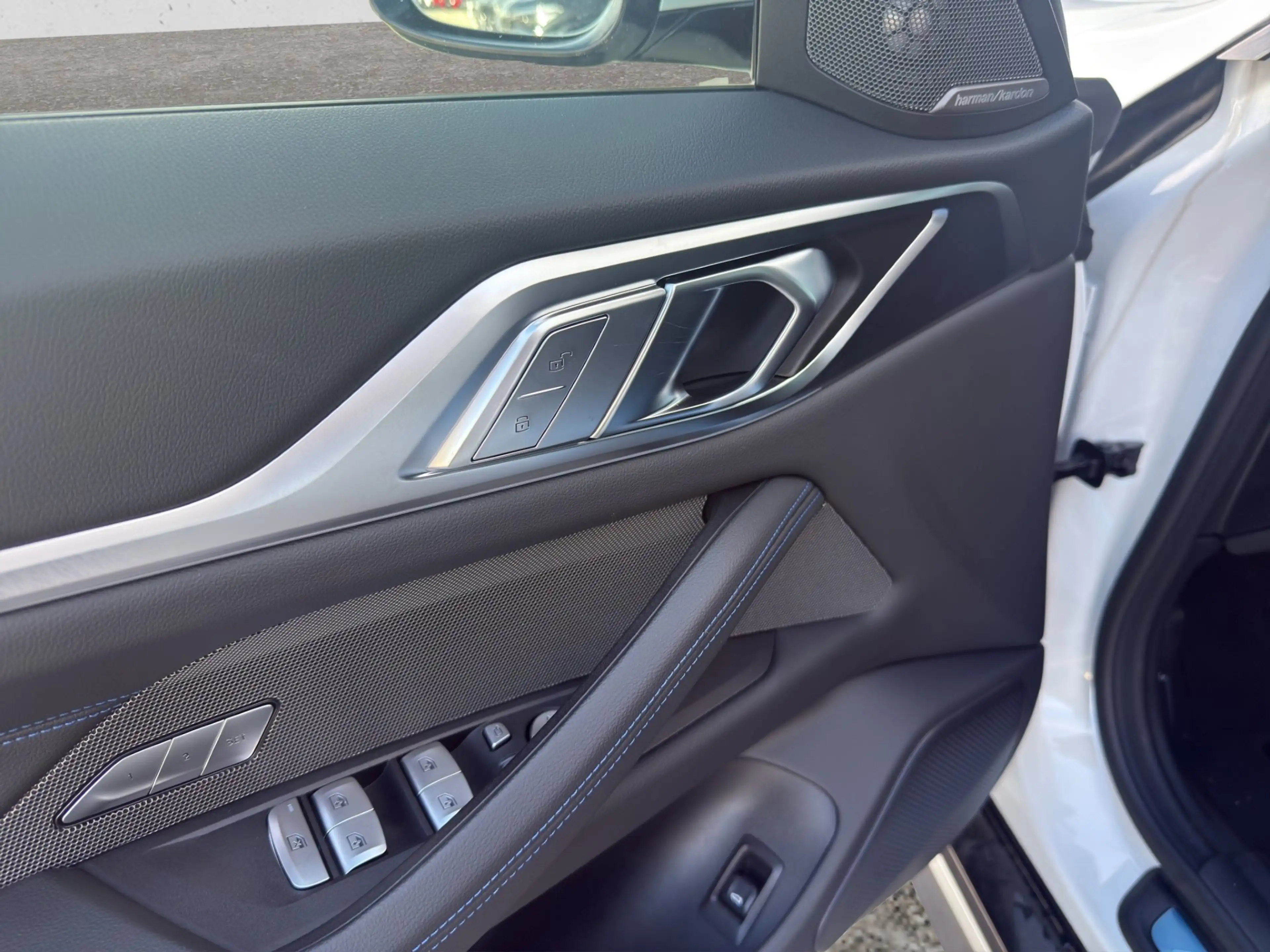 BMW i4 Gran Coupe xDrive40 83,9kWh — photo 9