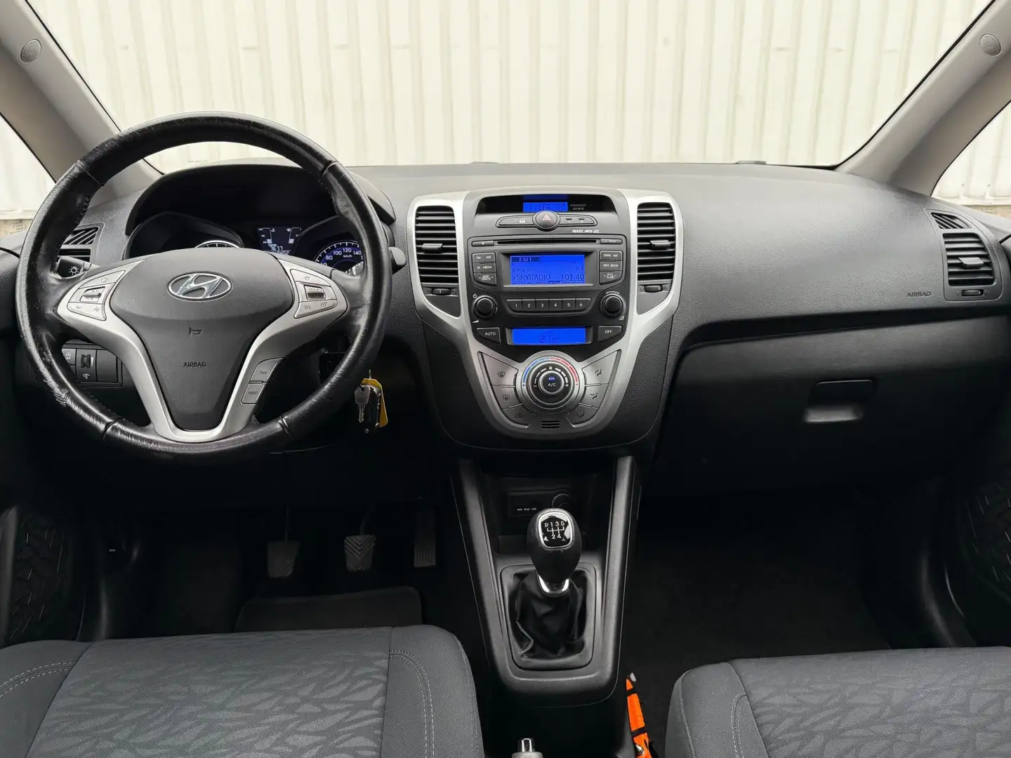 Hyundai iX20 1.4i i-Vision 2e Eigenaar,Airco,Trekhaak,CruiseCon Grijs - 2