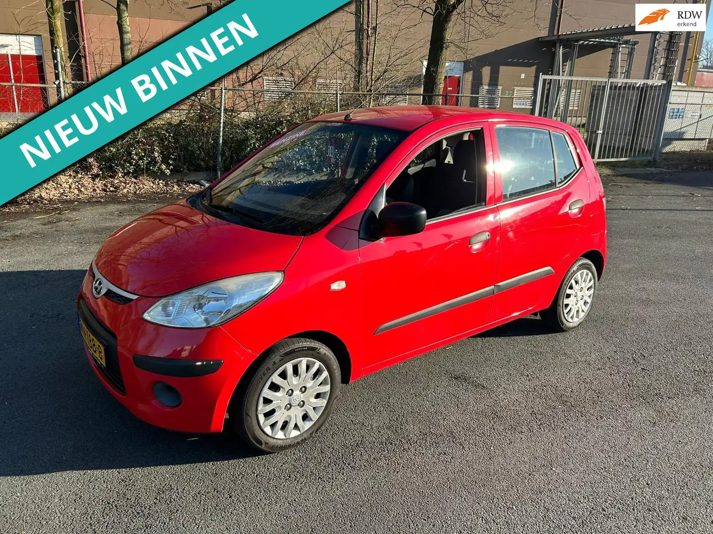Hyundai i10 1.1 Active NETTE AUTO RIJDT EN SCHAKELT GOED Rood - 1