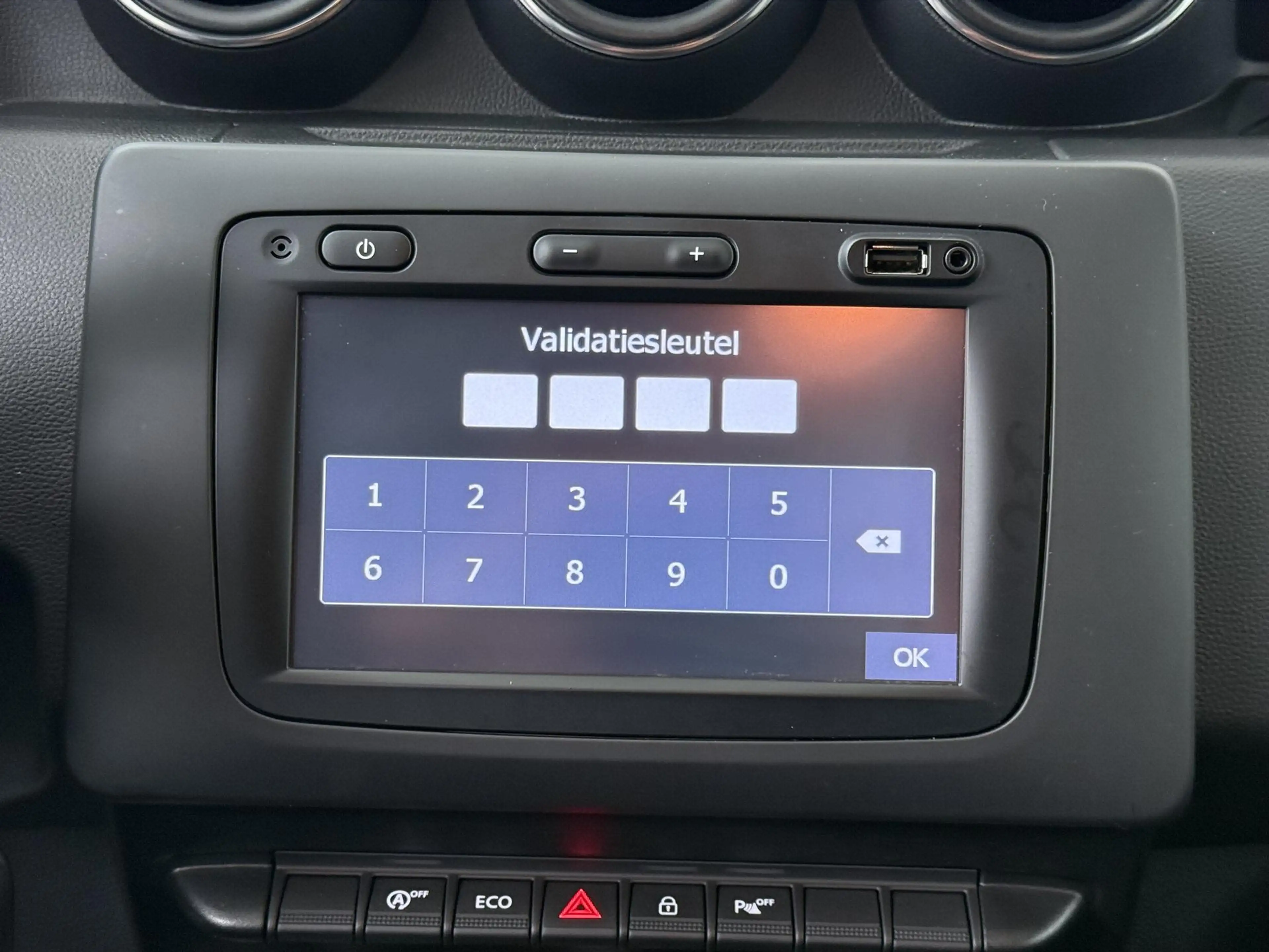 Dacia Duster TCe 125 4x2 Stop & Start Prestige | Climate Contro — photo 11
