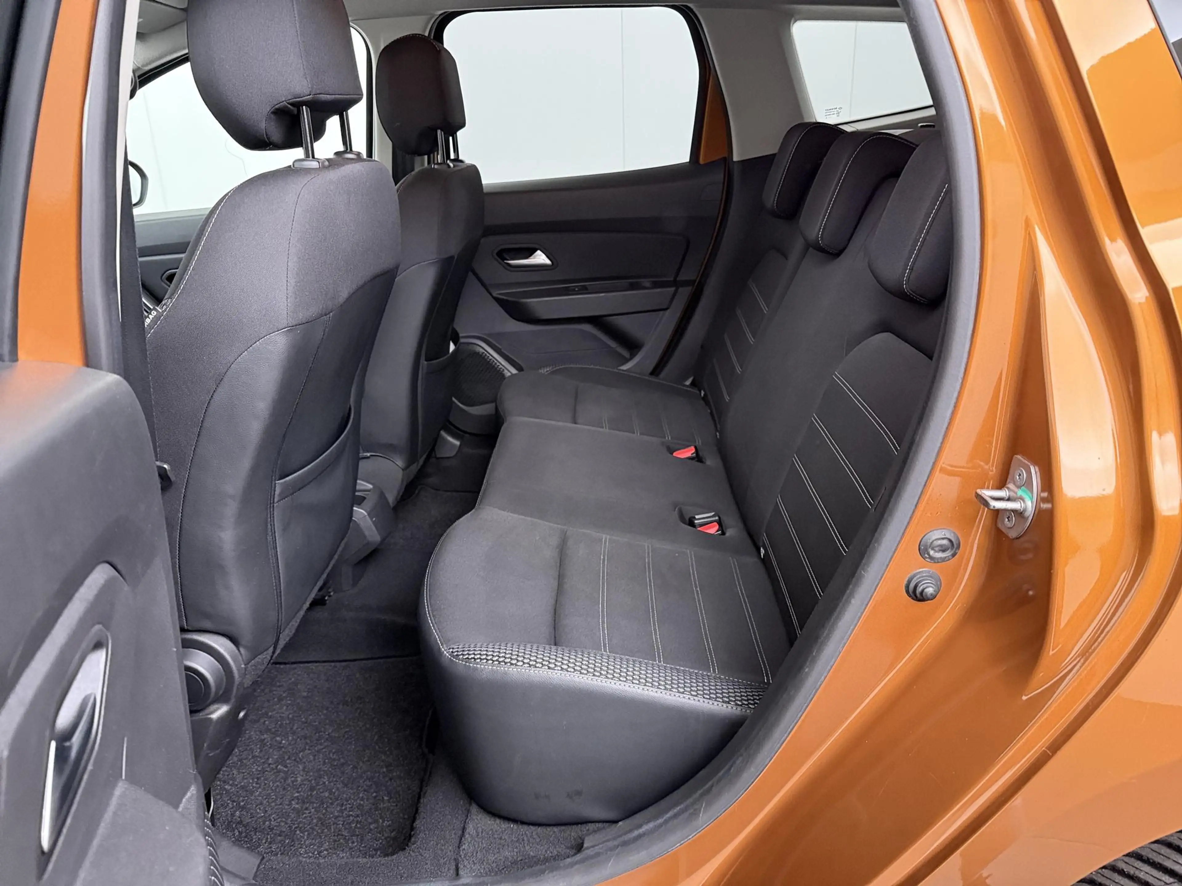 Dacia Duster TCe 125 4x2 Stop & Start Prestige | Climate Contro — photo 14