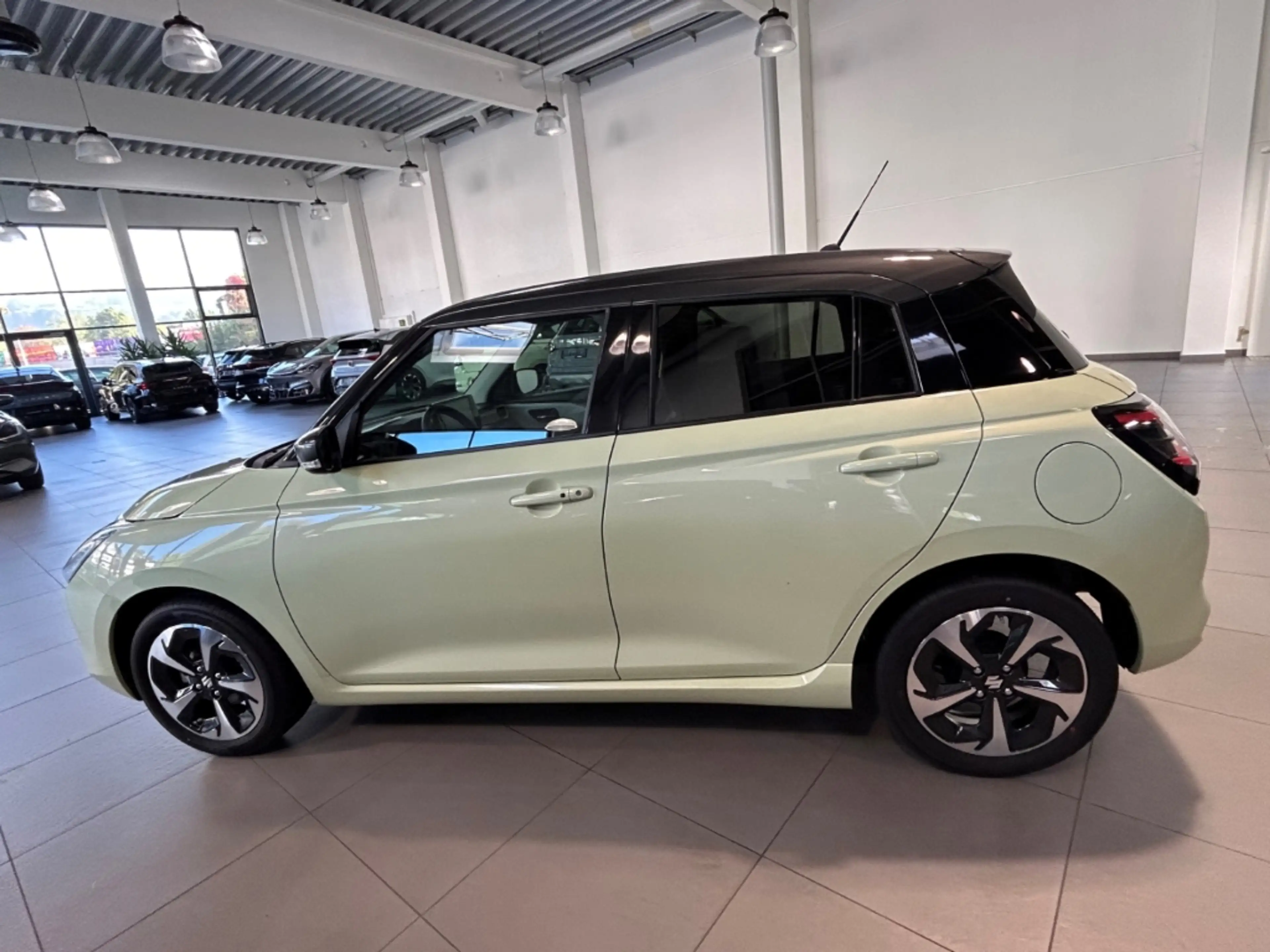 Suzuki Swift Comfort + Hybrid Navi LED ACC Apple CarPlay Androi — photo 5