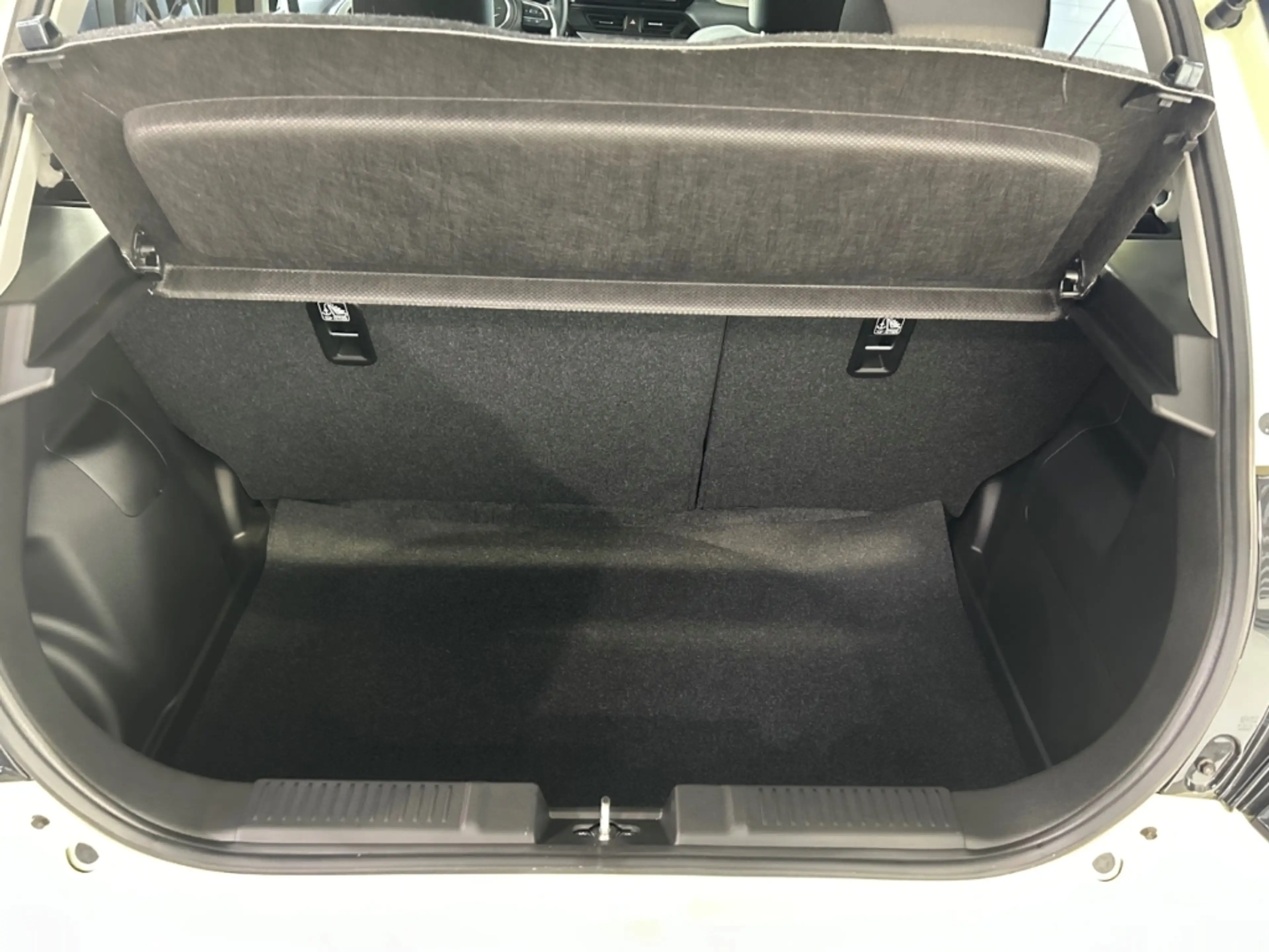 Suzuki Swift Comfort + Hybrid Navi LED ACC Apple CarPlay Androi — photo 9