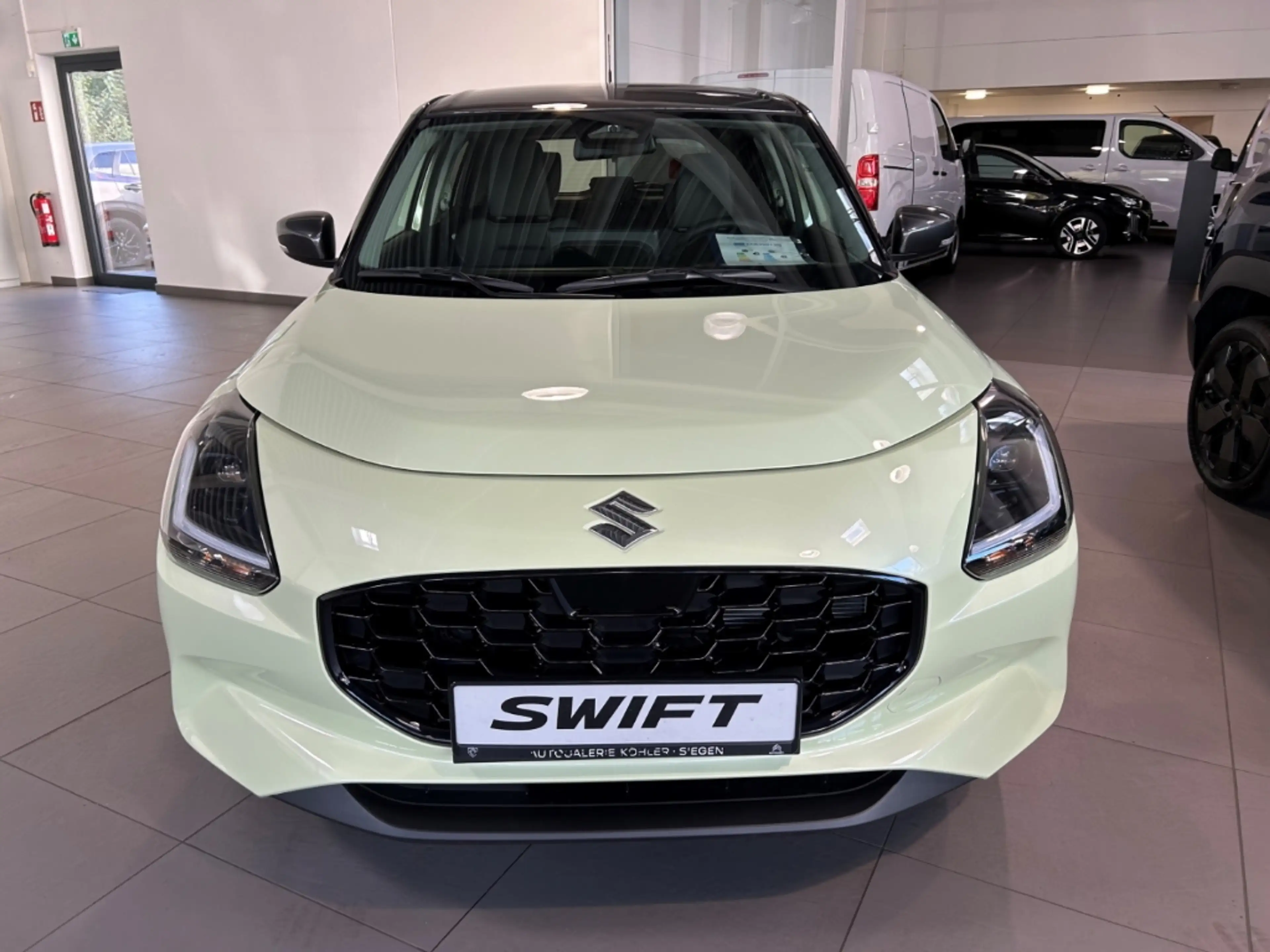 Suzuki Swift Comfort + Hybrid Navi LED ACC Apple CarPlay Androi — photo 2
