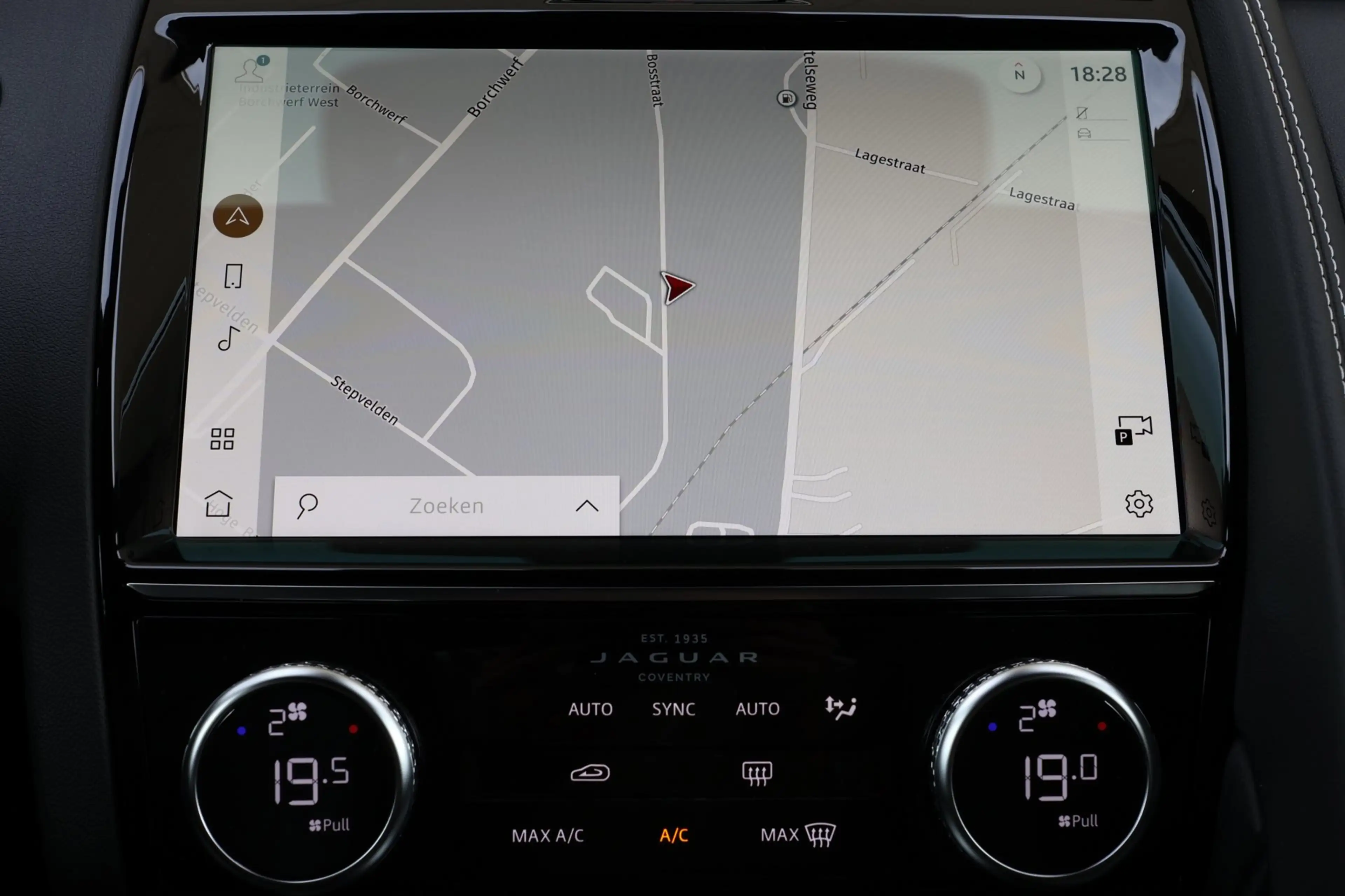 Jaguar E-Pace 1.5 P300e AWD R-Dynamic HSE Black Optiek | panoram — photo 5