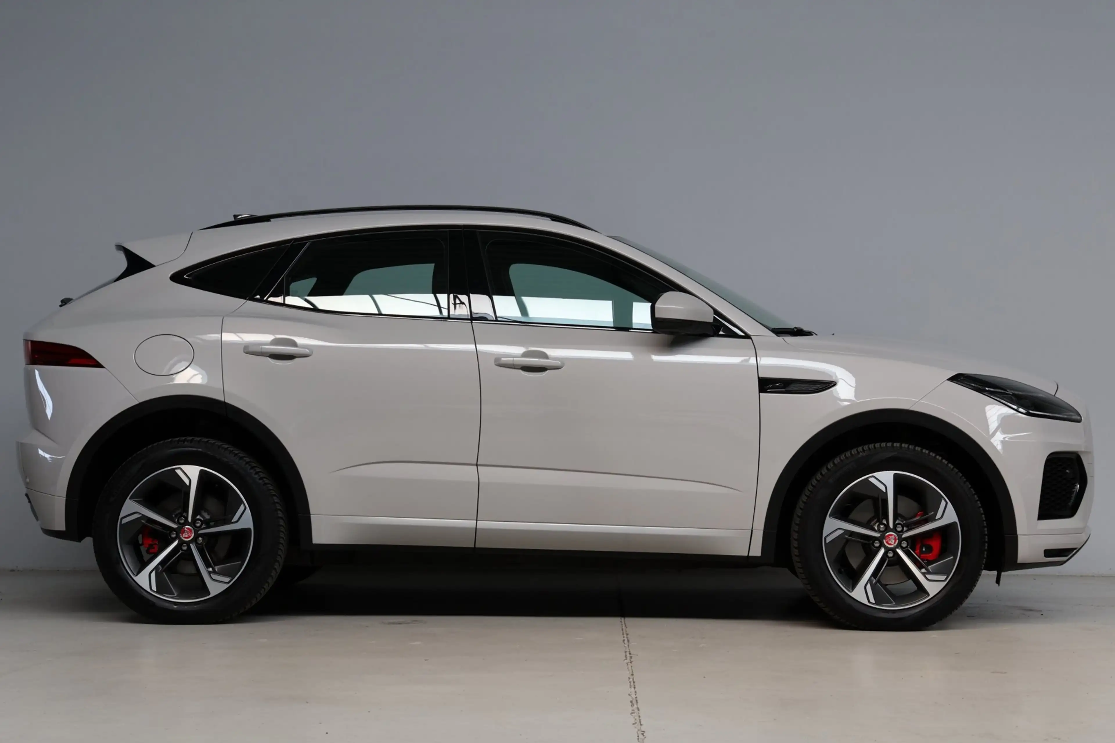 Jaguar E-Pace 1.5 P300e AWD R-Dynamic HSE Black Optiek | panoram — photo 9