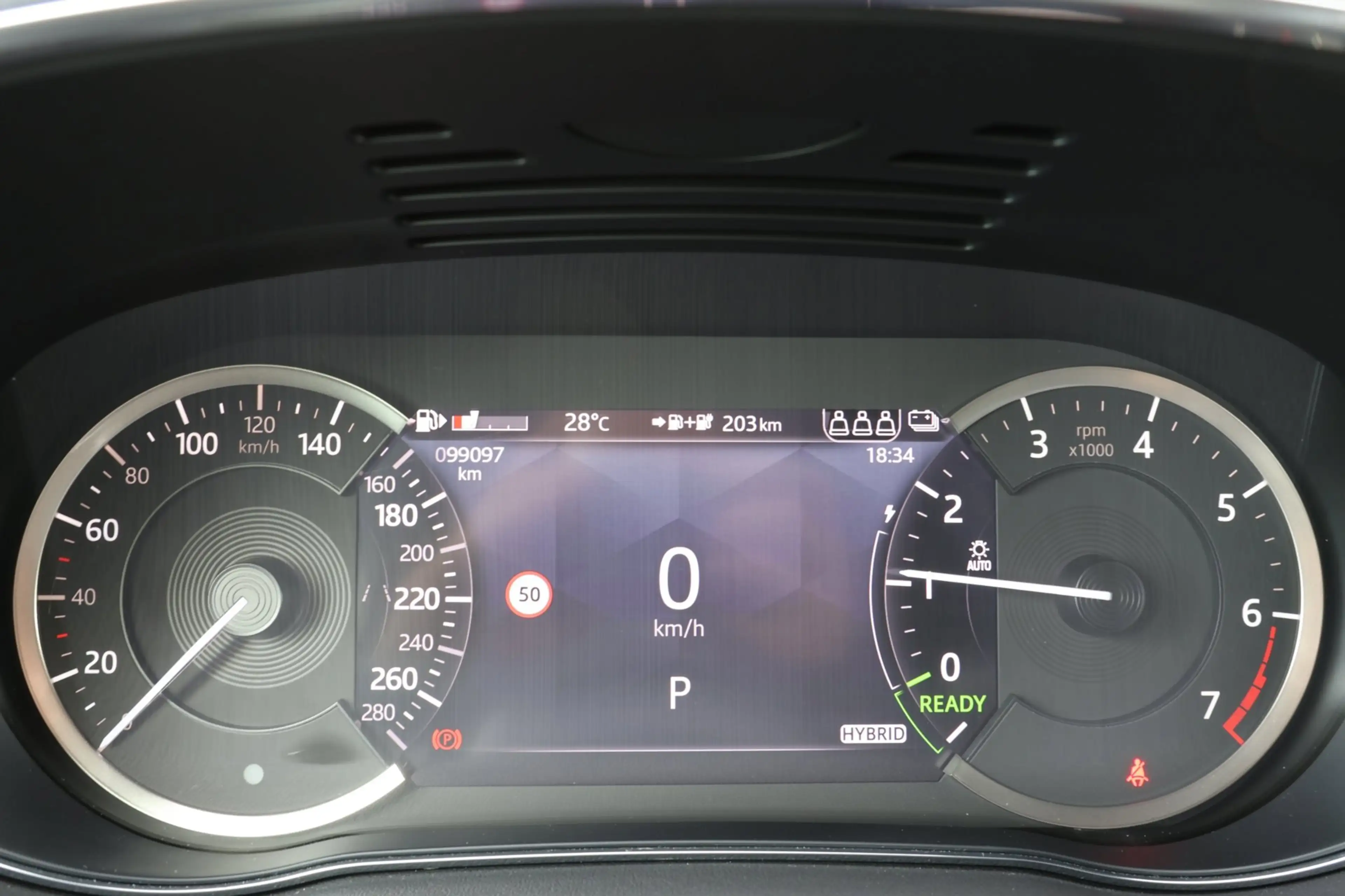 Jaguar E-Pace 1.5 P300e AWD R-Dynamic HSE Black Optiek | panoram — photo 11