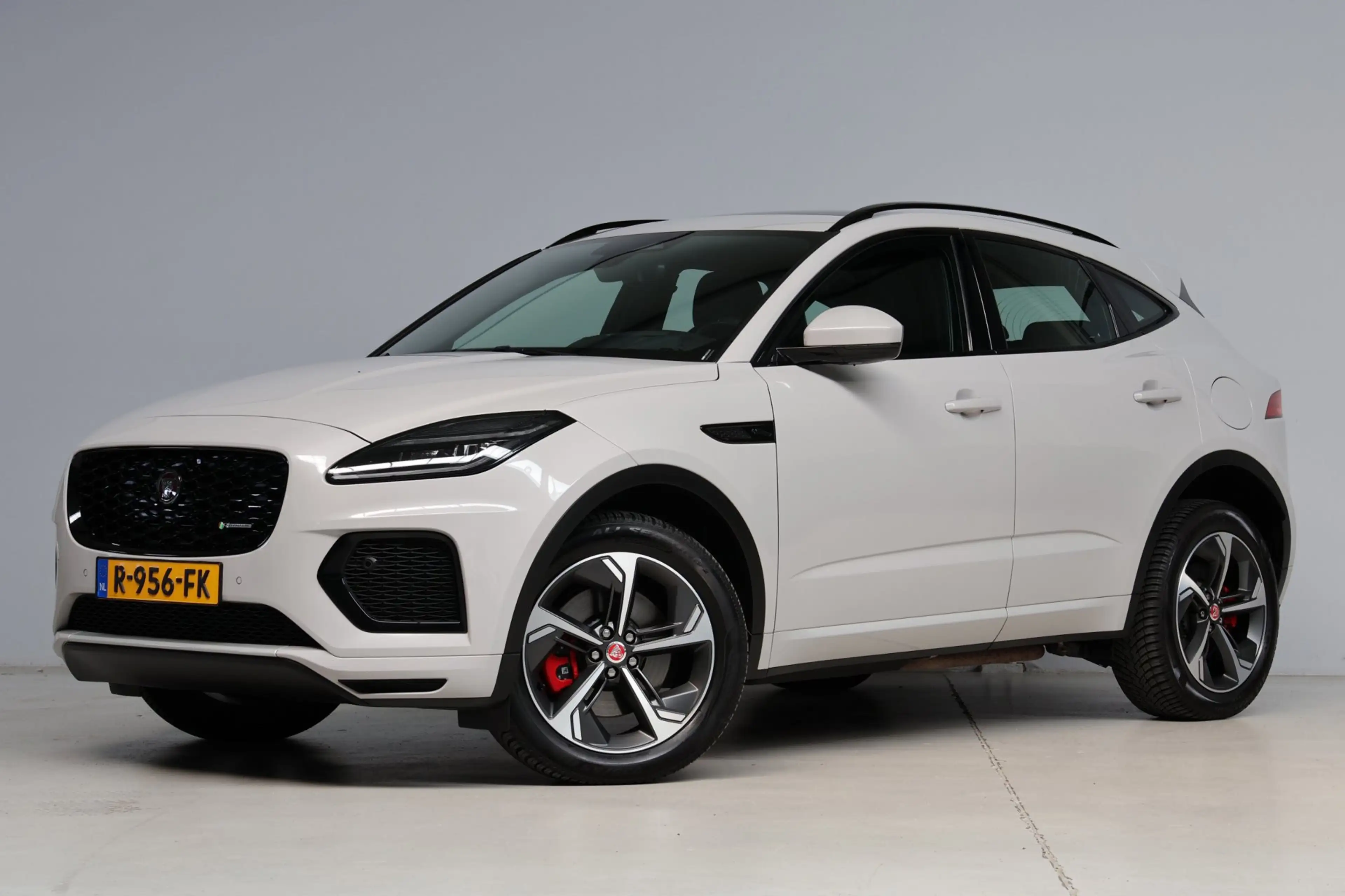 Jaguar E-Pace 1.5 P300e AWD R-Dynamic HSE Black Optiek | panoram