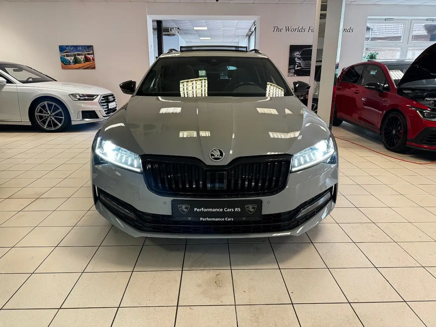 Skoda Superb Combi Sportline Pano/Kamera/AHK Gris - 2