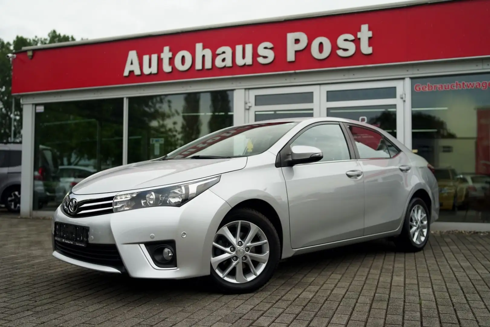 Toyota Corolla Life+ Kamera Sitzheizung Tempomat PDC Zilver - 1