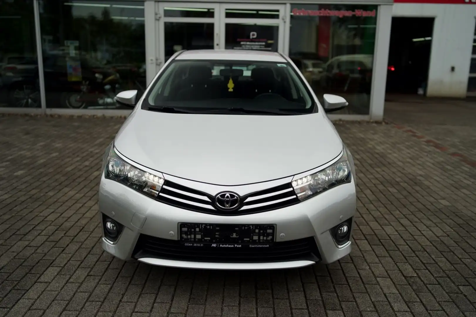 Toyota Corolla Life+ Kamera Sitzheizung Tempomat PDC Zilver - 2