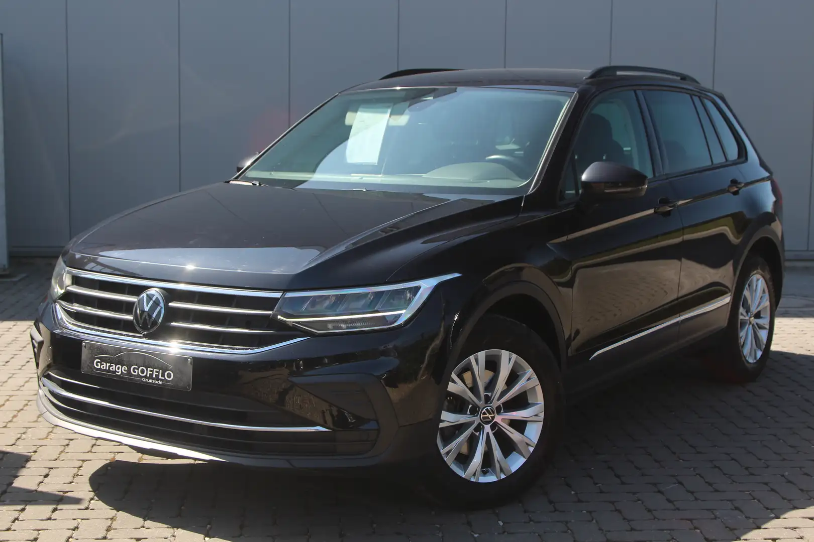 Volkswagen Tiguan 1.5 TSI LIFE DSG - 85.000KM - 2022 Noir - 1