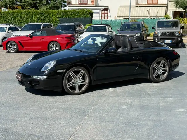Porsche 911 view 3