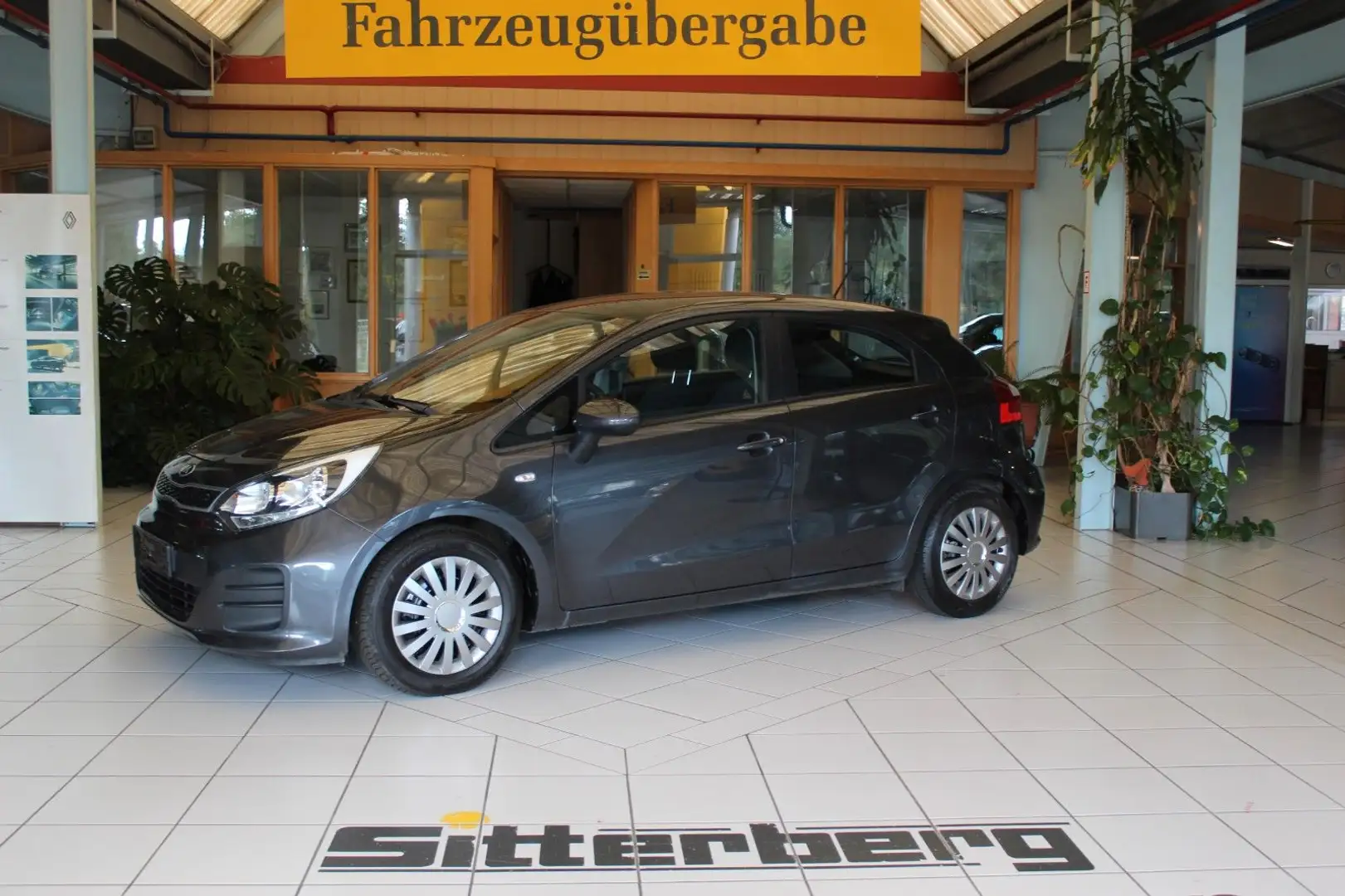 Kia Rio Edition 7 Gris - 2