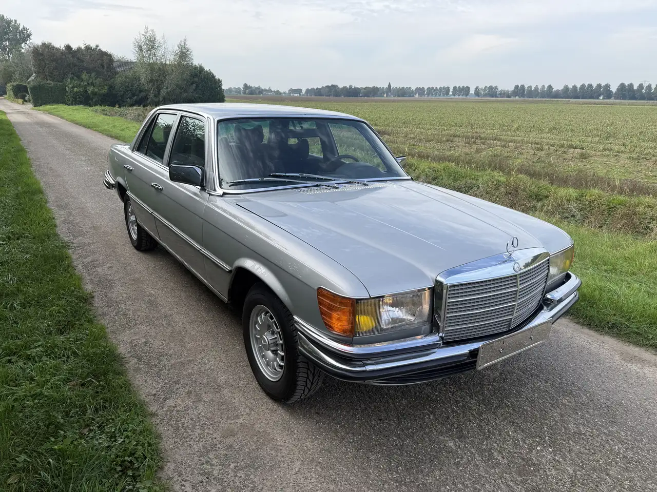 Mercedes-Benz 280 SE, foto 2