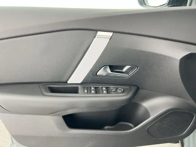 Citroen C4 view 11