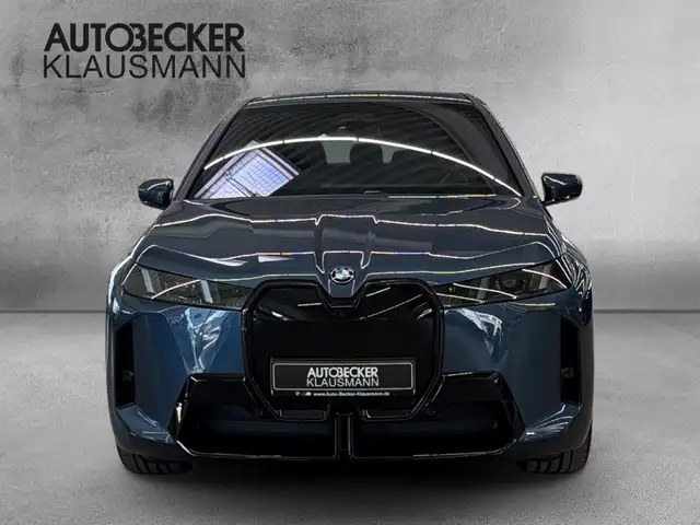 BMW Ix view 5