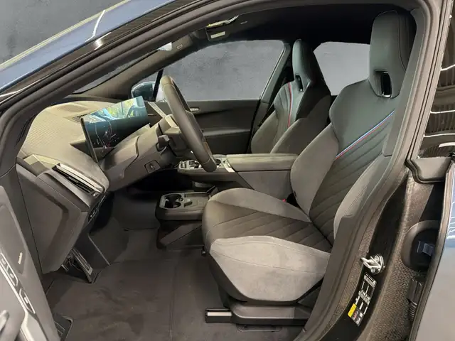BMW Ix view 8
